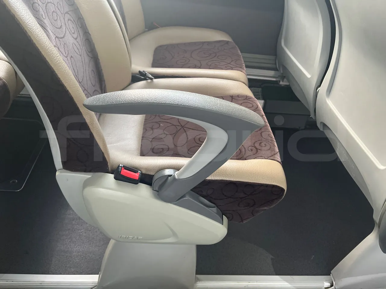 Volvo B13R 9700HD - Euro5 - 345kW - 14.980mt - armrest detail photo