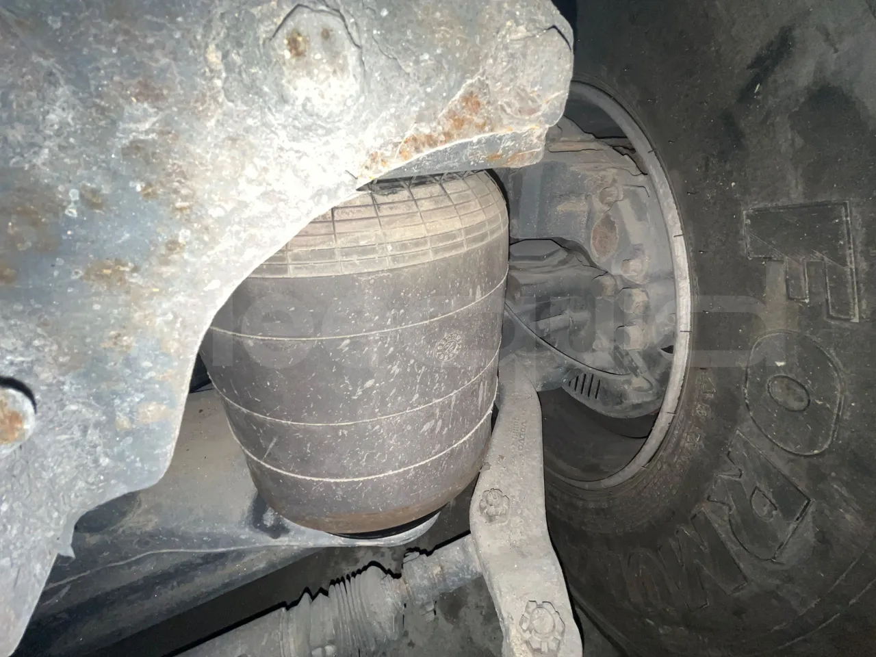 Volvo B13R 9700HD - Euro5 - 345kW - 14.980mt - axel 3 discs right