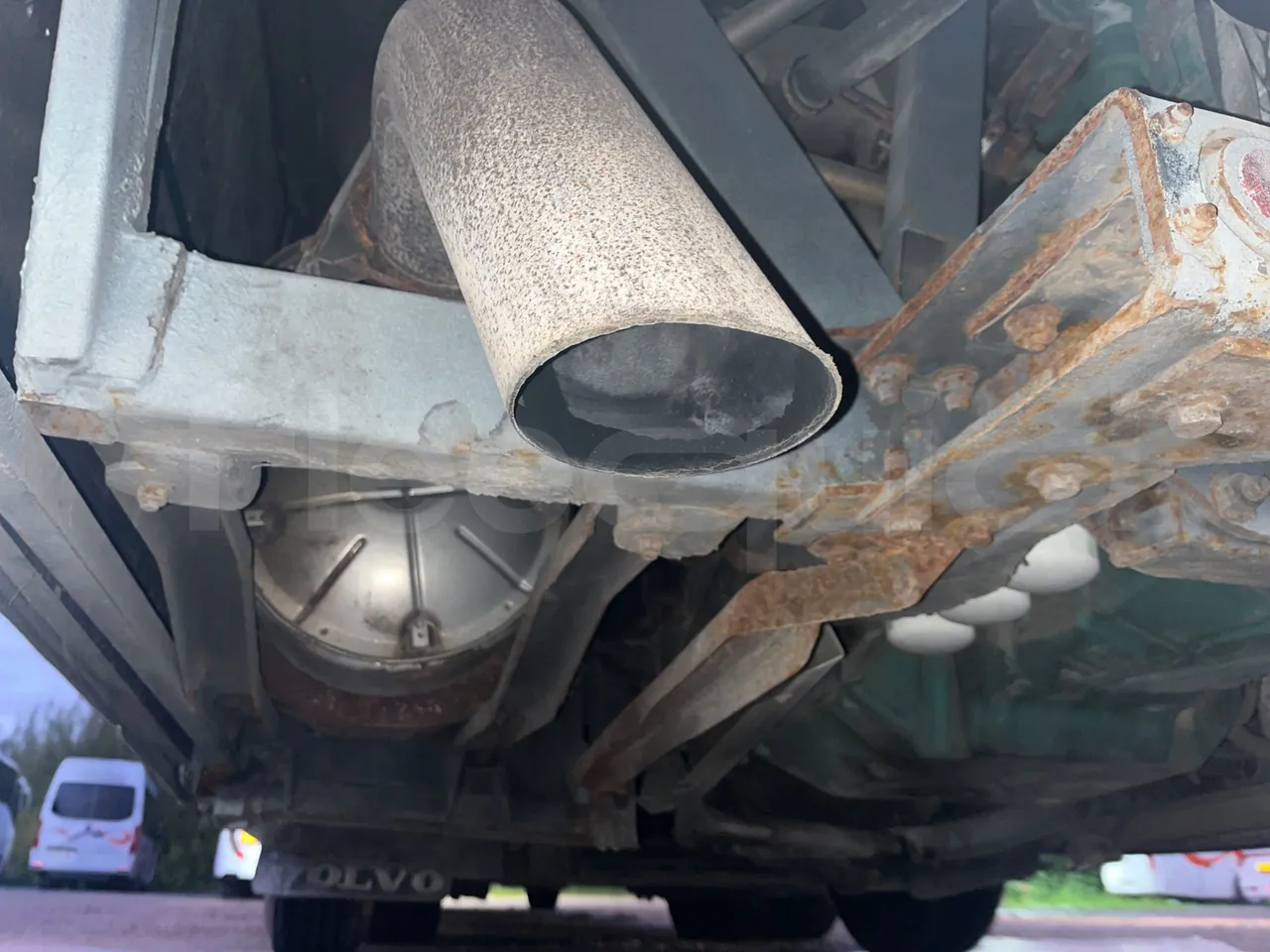 Volvo B13R 9700HD - Euro5 - 345kW - 14.980mt - exhaust photo