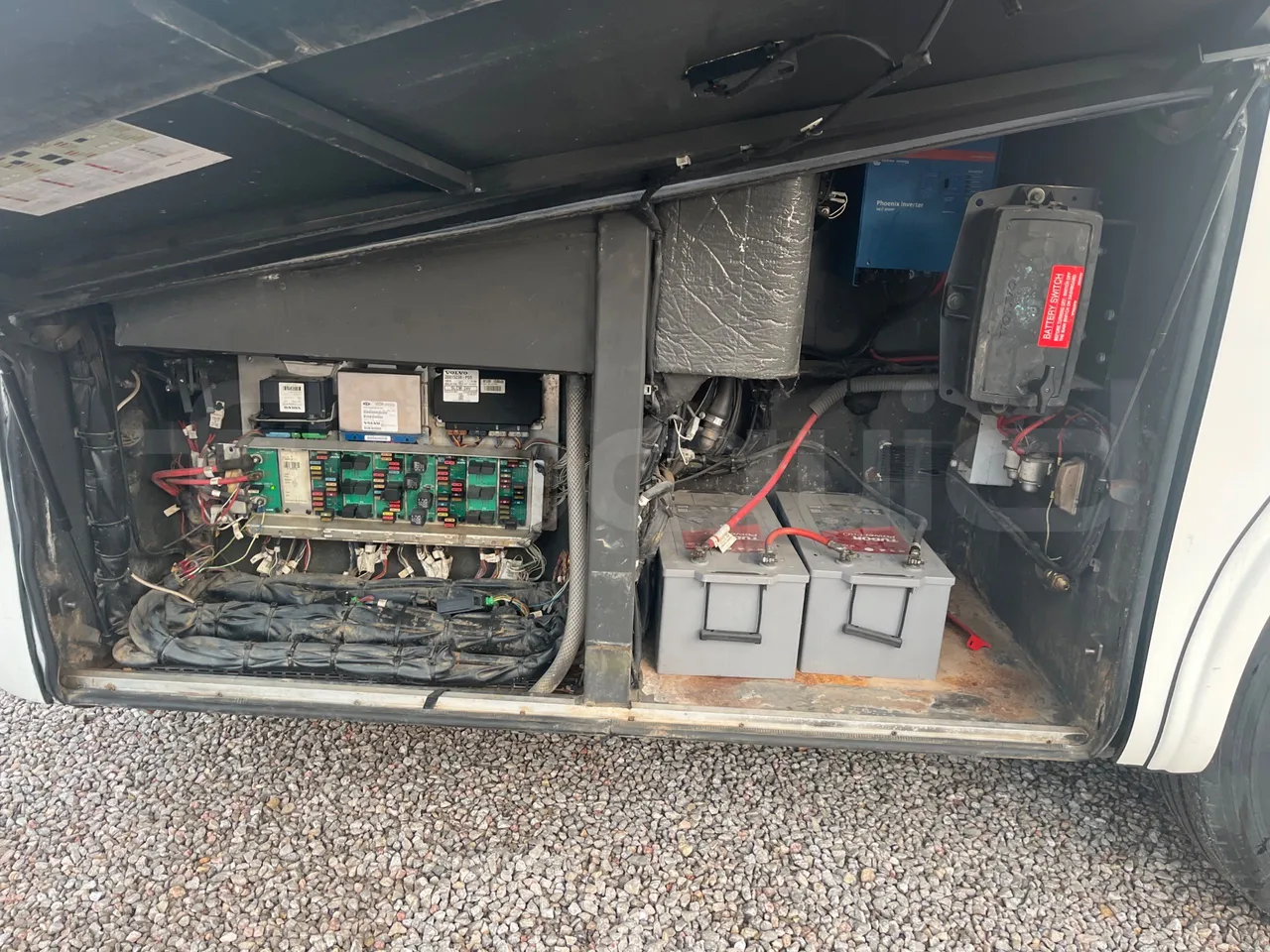 Volvo B13R 9700HD - Euro5 - 345kW - 14.980mt - external compartments photo