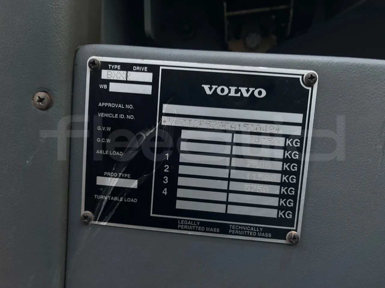 Volvo B13R 9700HD - Euro5 - 345kW - 14.980mt - vehicle plate photo