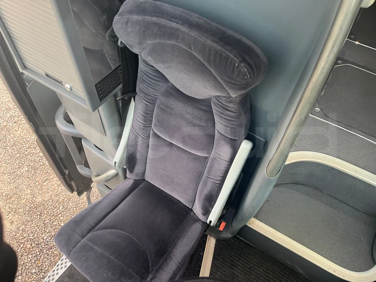 Volvo B13R 9700HD - Euro5 - 345kW - 14.980mt - hostess seat photo