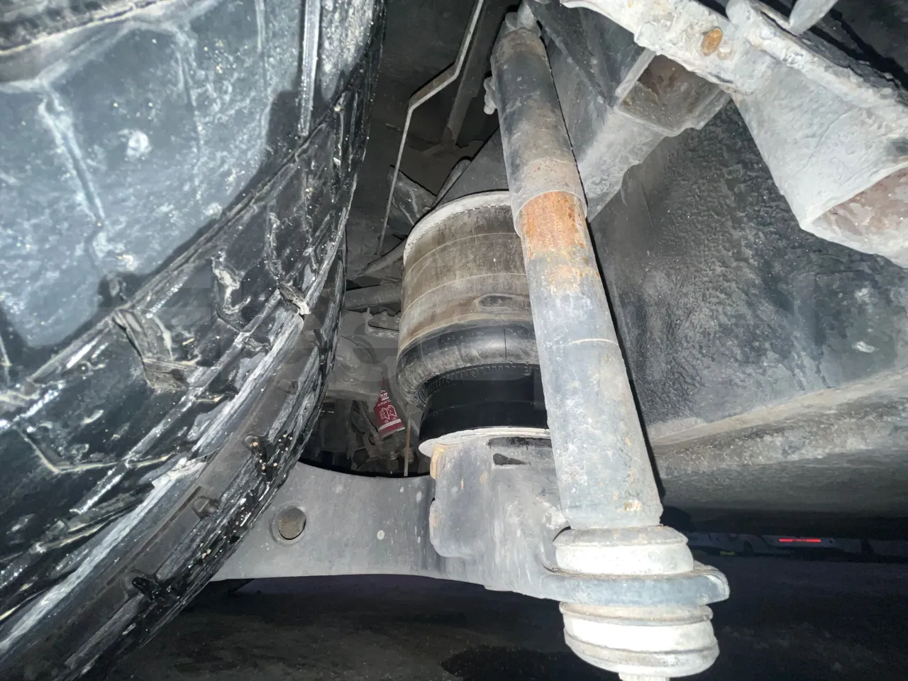 Volvo B13R 9700HD - Euro5 - 345kW - 14.980mt - axle 2 shock absorbers 1 left