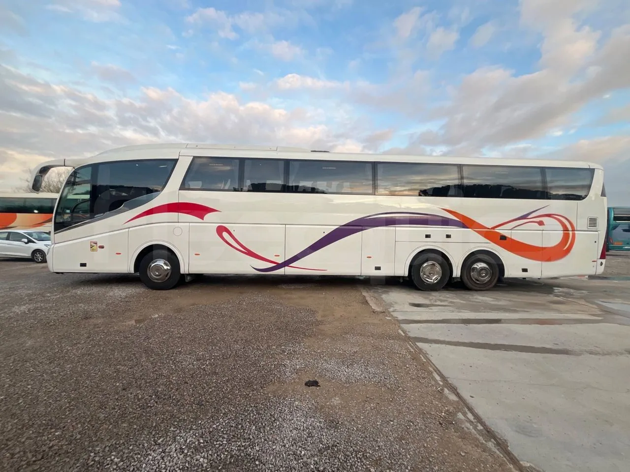 Volvo B13R 9700HD - Euro5 - 345kW - 14.980mt - left side photo