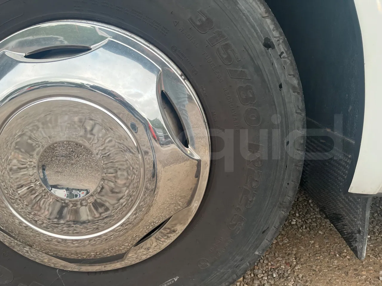 Volvo B13R 9700HD - Euro5 - 345kW - 14.980mt - rear left tire photo