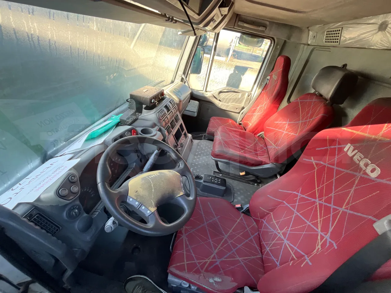 Iveco Magirus A260S/80 COMES - Euro3 - 218kW - 9.310mt - buttons panels on