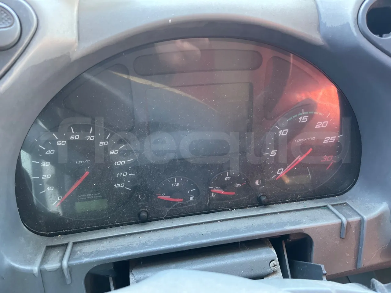 Iveco Magirus A260S/80 COMES - Euro3 - 218kW - 9.310mt - dashboard lights on