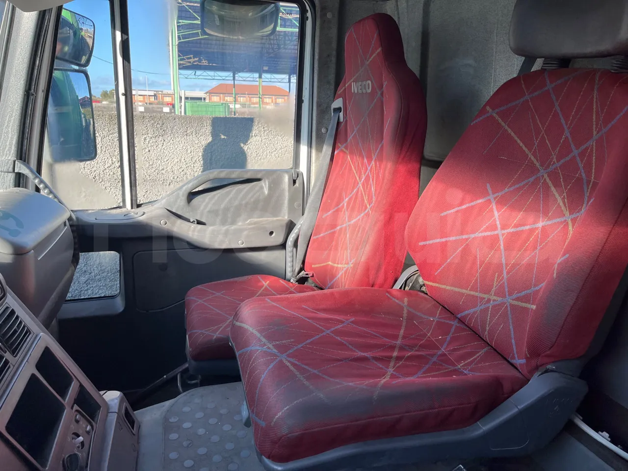 Iveco Magirus A260S/80 COMES - Euro3 - 218kW - 9.310mt - hostess seat photo
