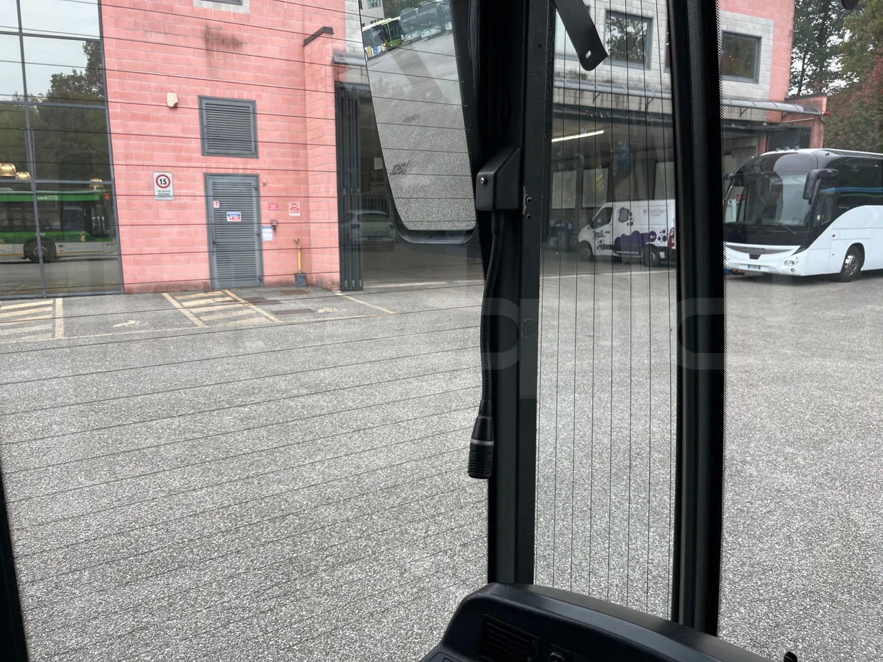 Mercedes-Benz O 530 G- 3P - Euro5 - 260kW - 17.940mt - driver microphone accessories photo