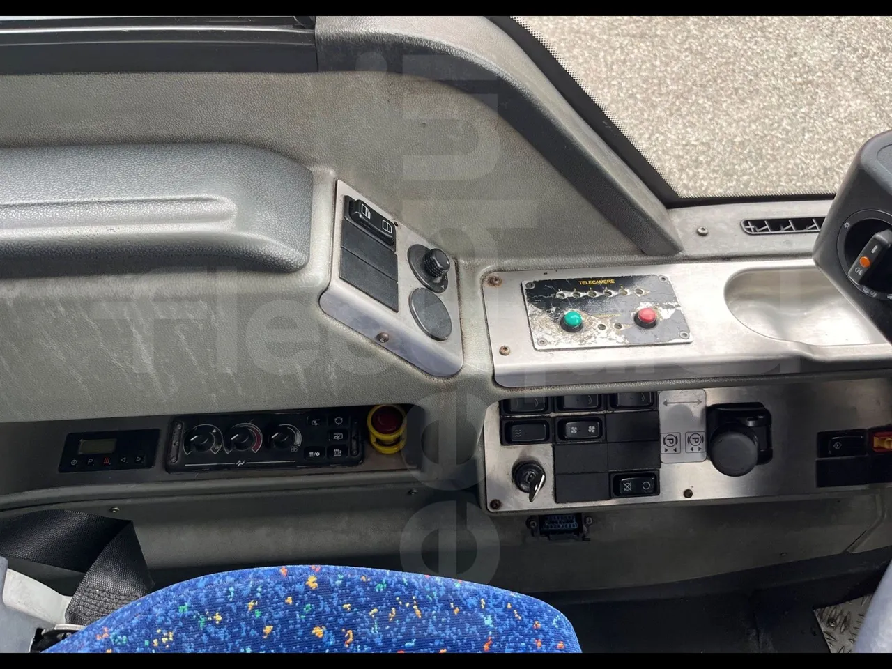 Mercedes-Benz O 530 G- 3P - Euro5 - 260kW - 17.940mt - radio accessories photo