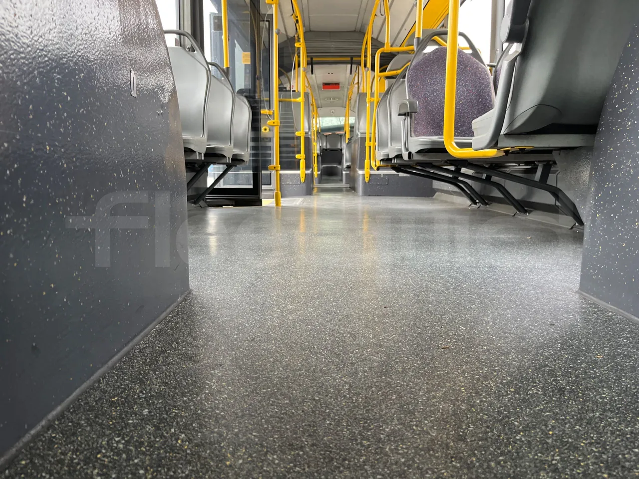 Mercedes-Benz O 530 G- 3P - Euro5 - 260kW - 17.940mt - seat brackets photo