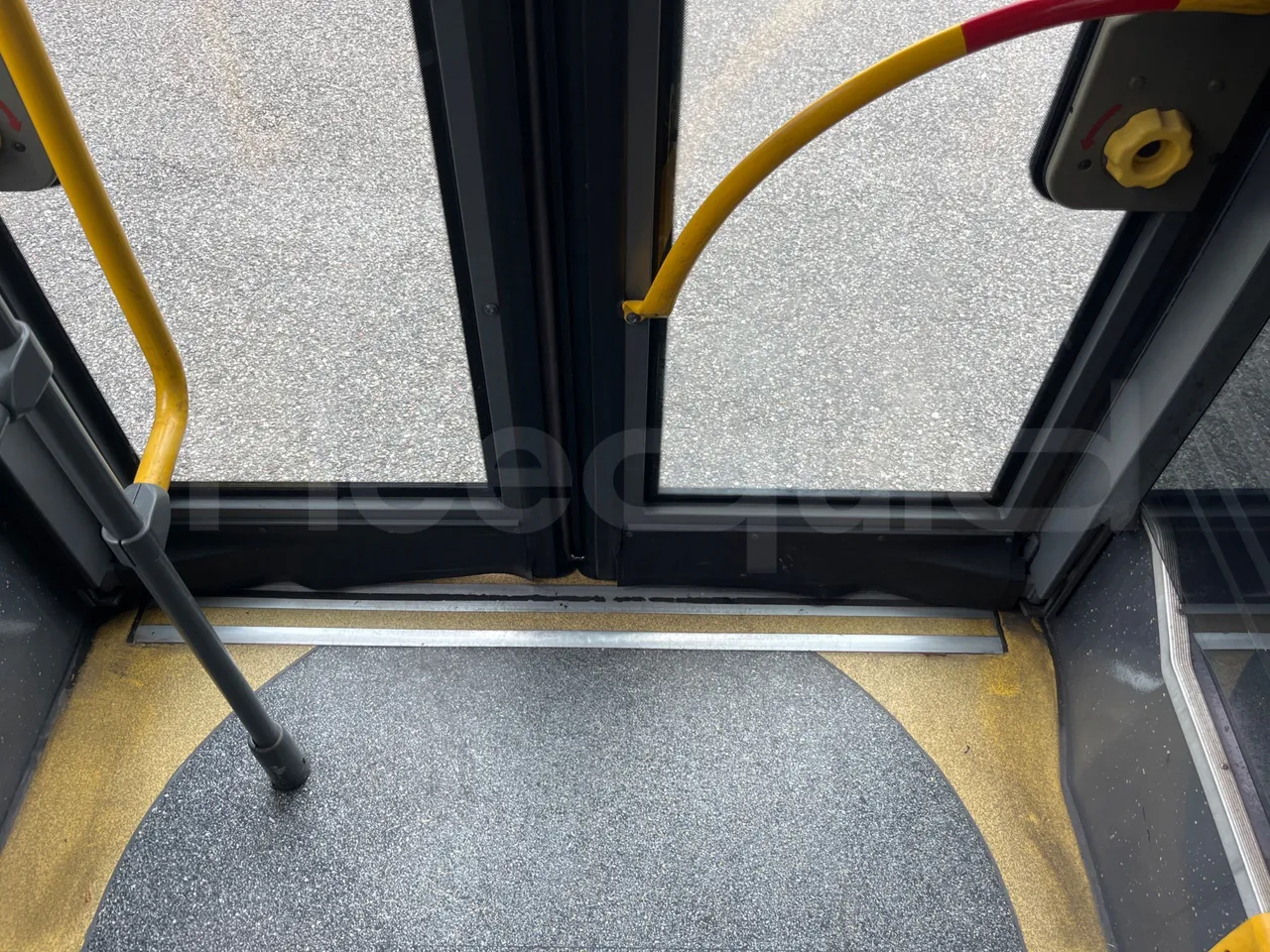 Mercedes-Benz O 530 G- 3P - Euro5 - 260kW - 17.940mt - door mechanism photo