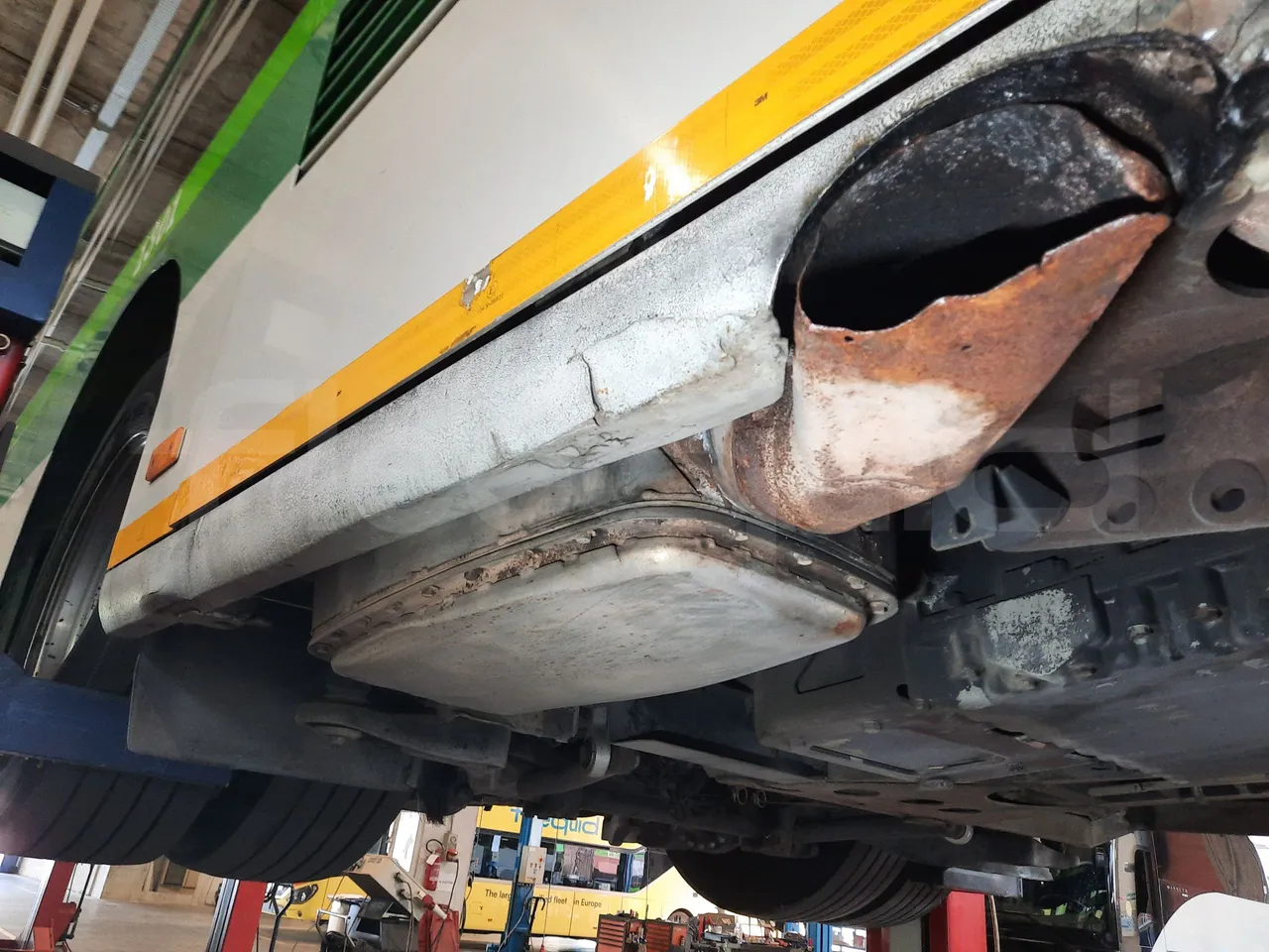 Mercedes-Benz O 530 G- 3P - Euro5 - 260kW - 17.940mt - exhaust photo