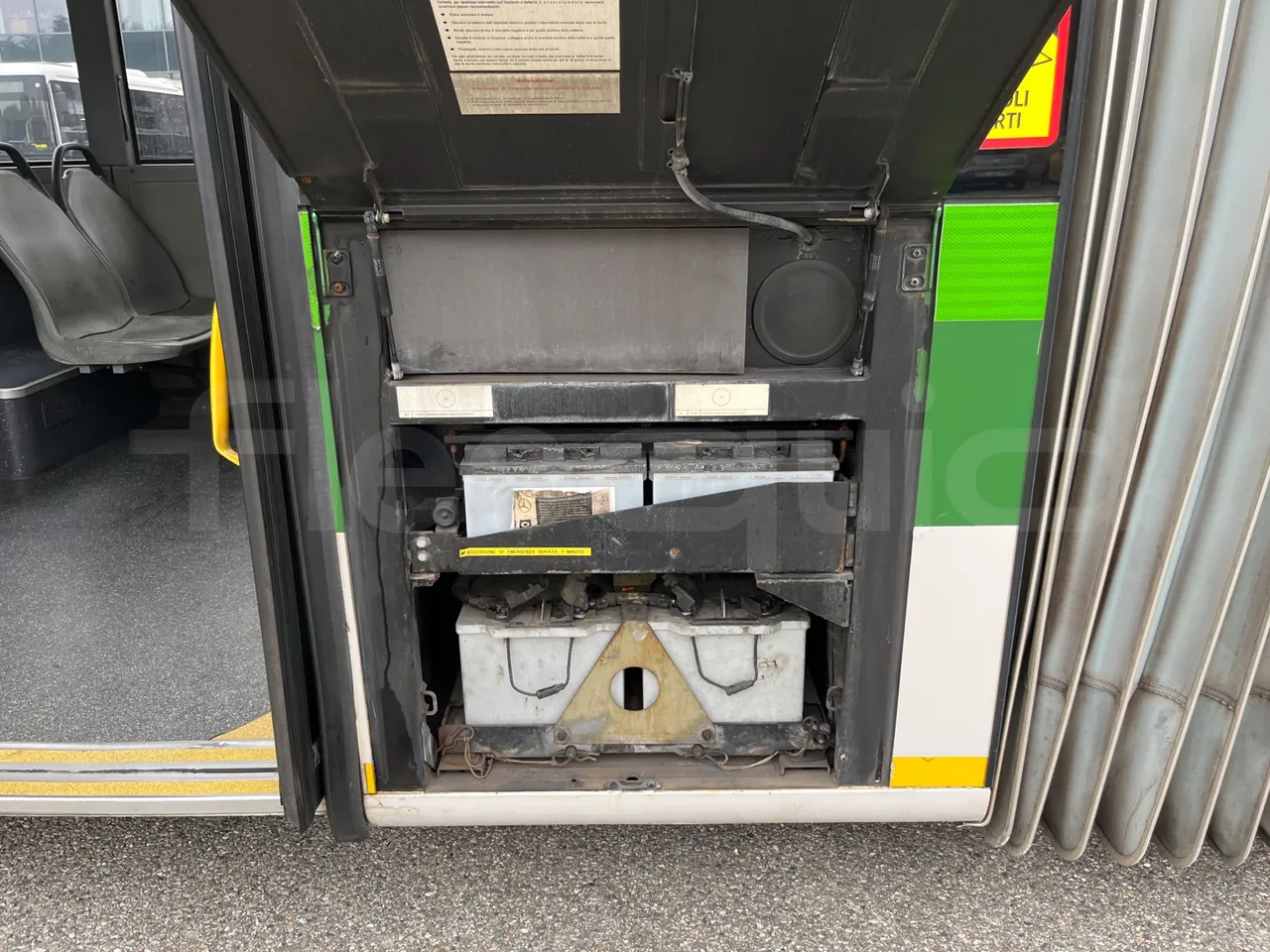 Mercedes-Benz O 530 G- 3P - Euro5 - 260kW - 17.940mt - external compartments photo