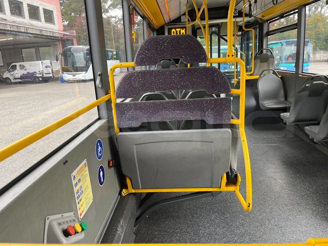 Mercedes-Benz O 530 G- 3P - Euro5 - 260kW - 17.940mt - folding seat photo