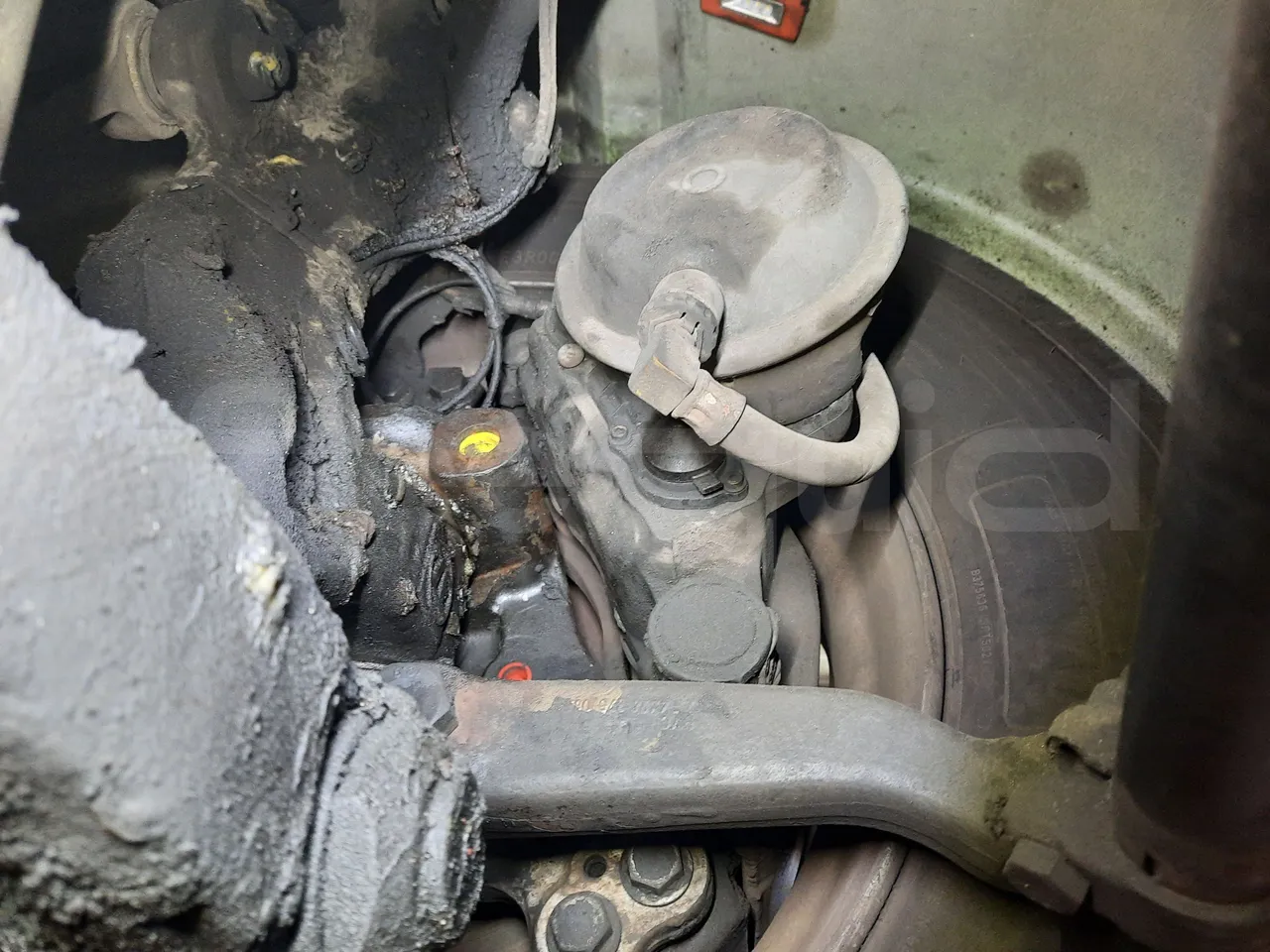 Mercedes-Benz O 530 G- 3P - Euro5 - 260kW - 17.940mt - front brake calipers left