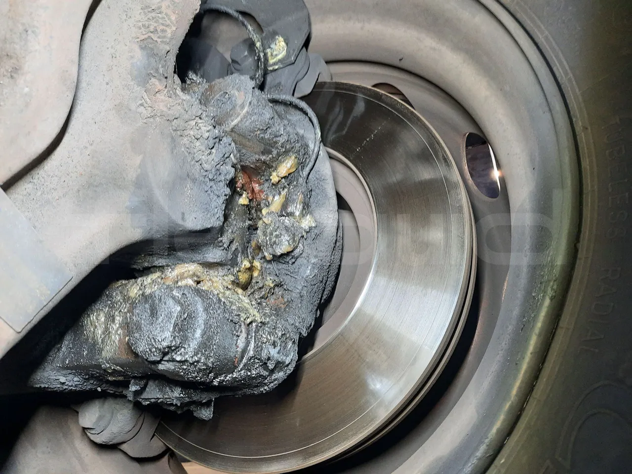 Mercedes-Benz O 530 G- 3P - Euro5 - 260kW - 17.940mt - front discs right