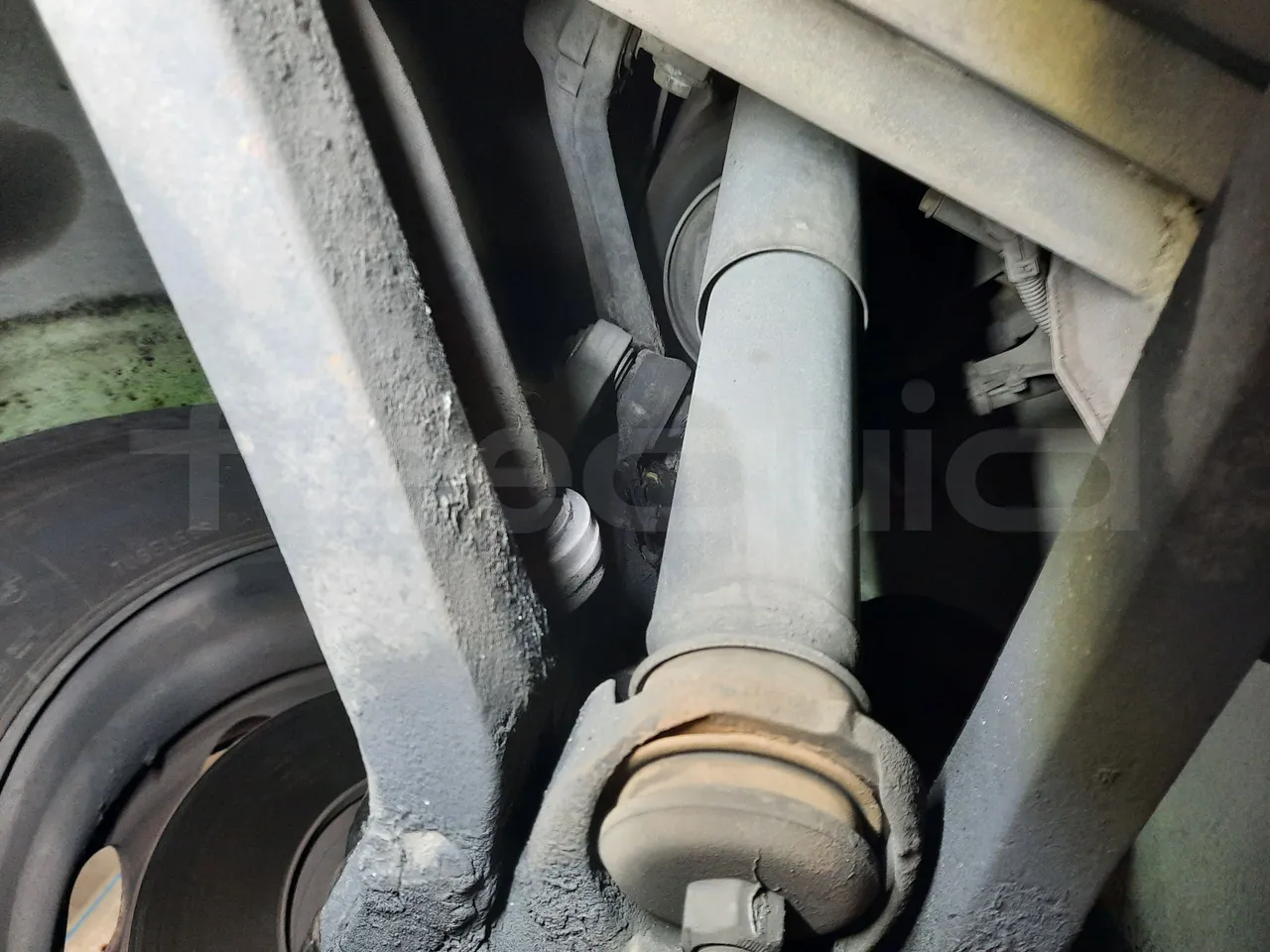 Mercedes-Benz O 530 G- 3P - Euro5 - 260kW - 17.940mt - front shock absorbers left