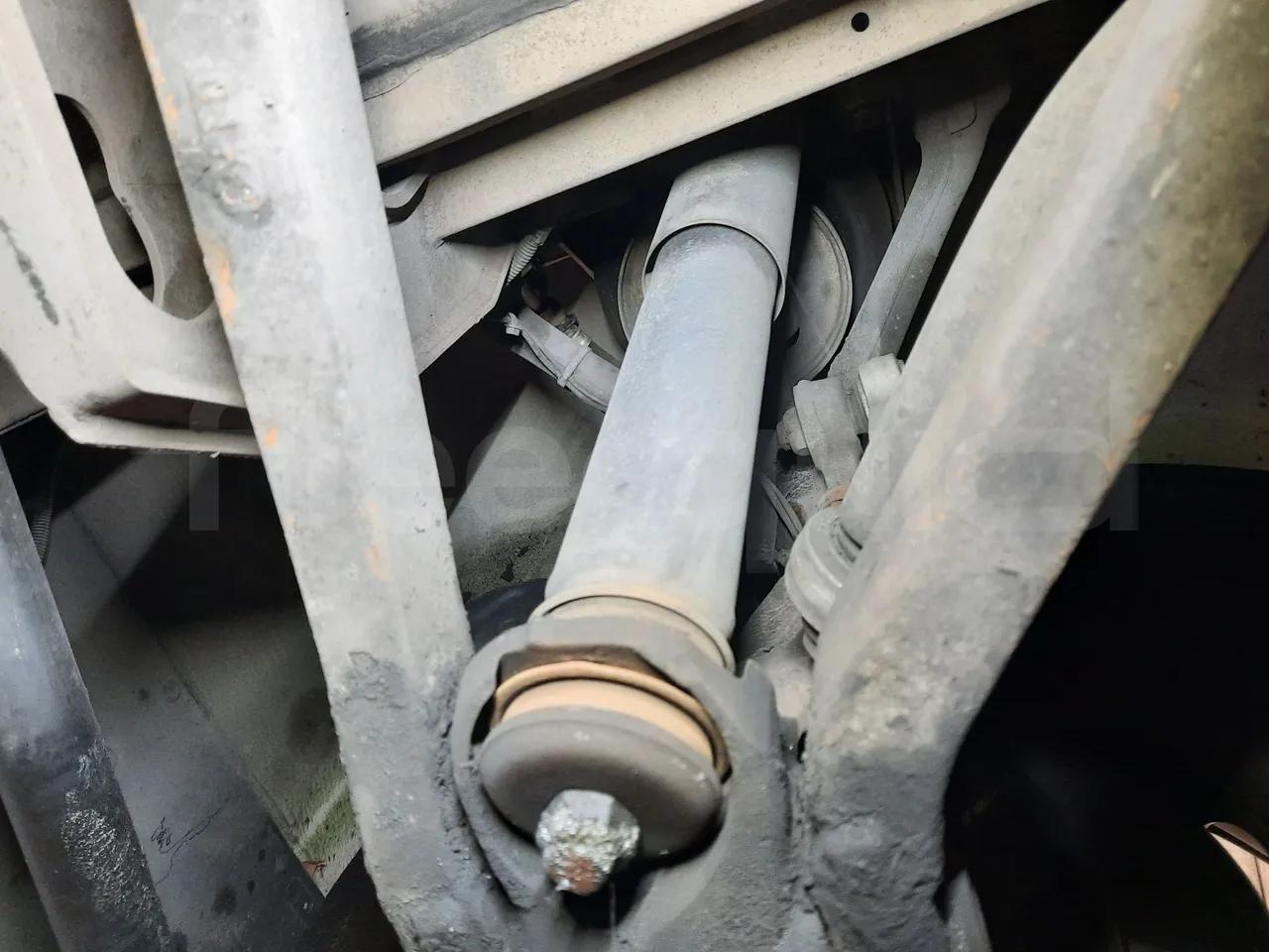 Mercedes-Benz O 530 G- 3P - Euro5 - 260kW - 17.940mt - front shock absorbers right