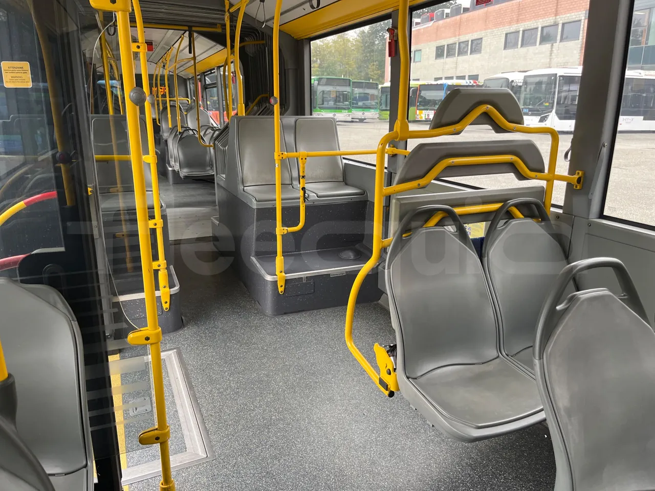 Mercedes-Benz O 530 G- 3P - Euro5 - 260kW - 17.940mt - handrails photo