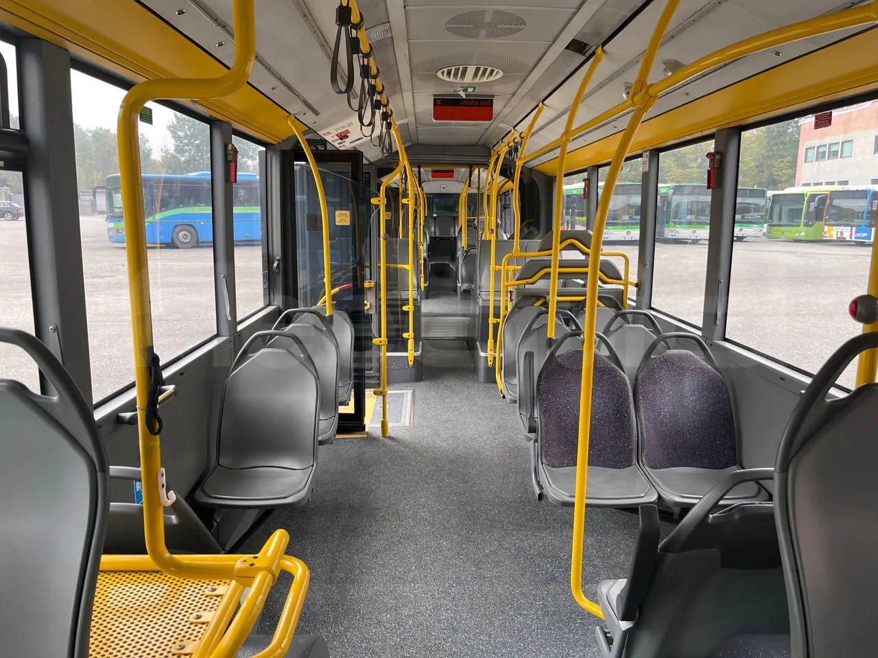 Mercedes-Benz O 530 G- 3P - Euro5 - 260kW - 17.940mt - interior reverse seats driver height