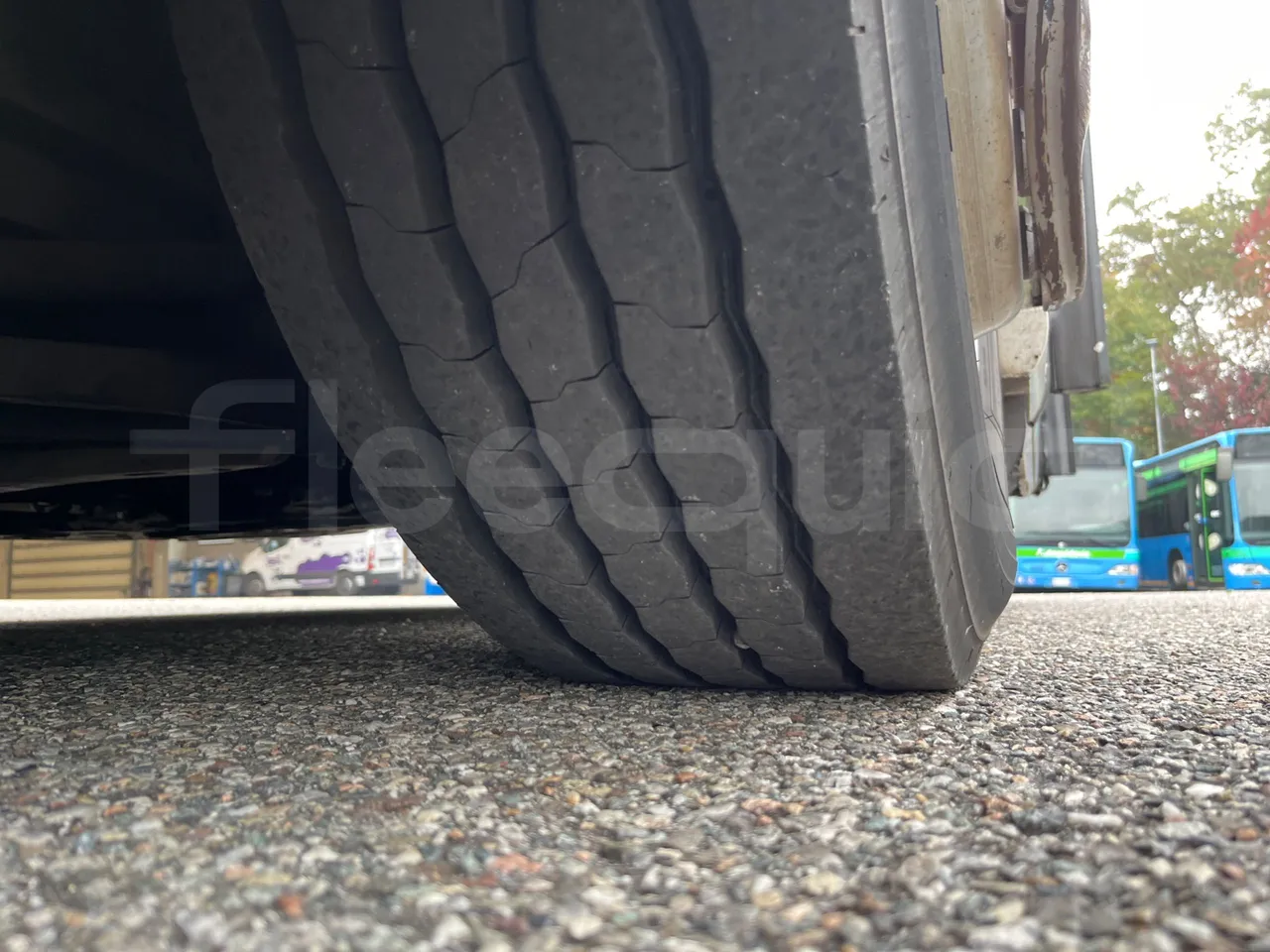 Mercedes-Benz O 530 G- 3P - Euro5 - 260kW - 17.940mt - tread condition front tires right