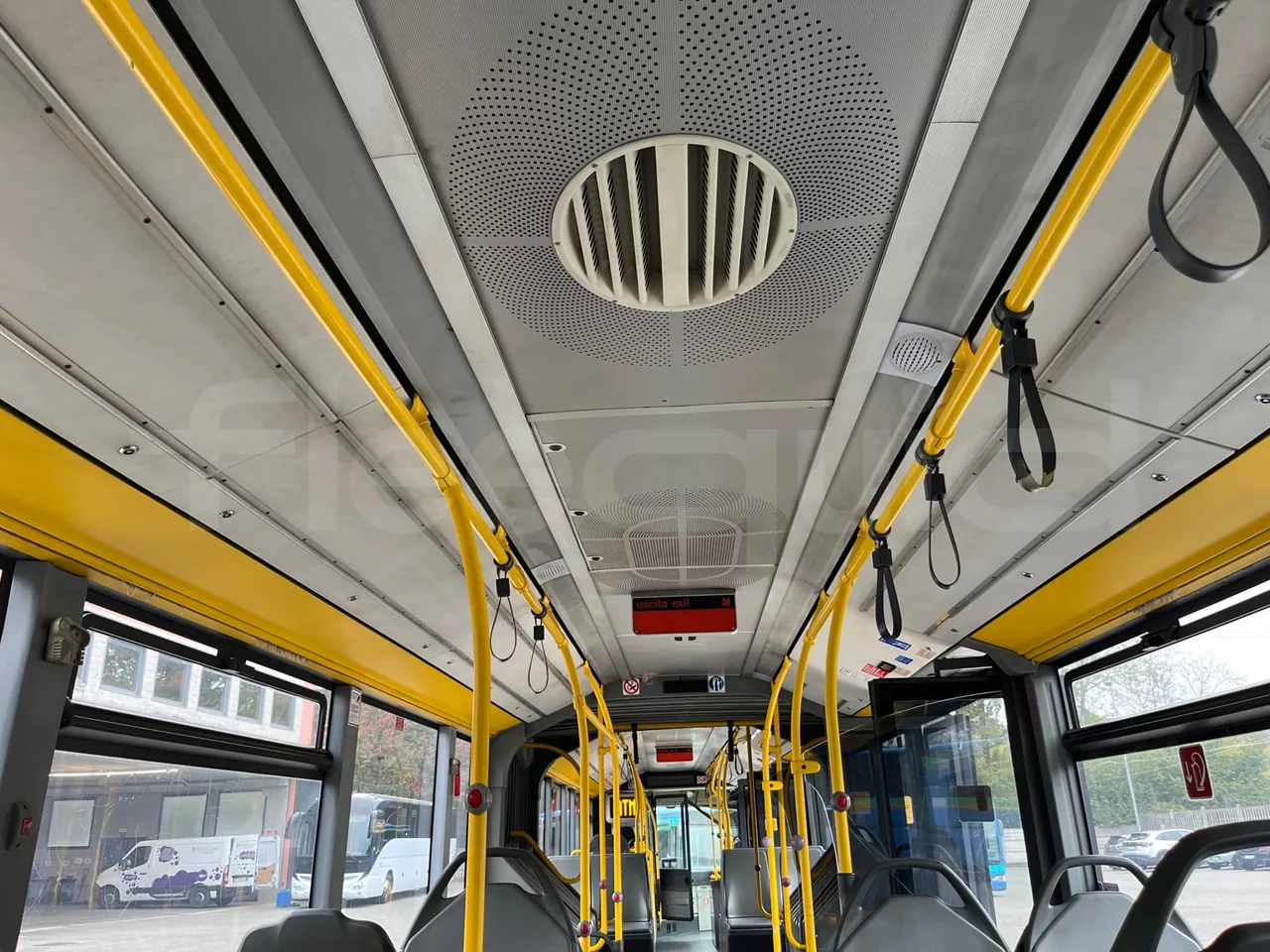 Mercedes-Benz O 530 G- 3P - Euro5 - 260kW - 17.940mt - overhead compartments photo