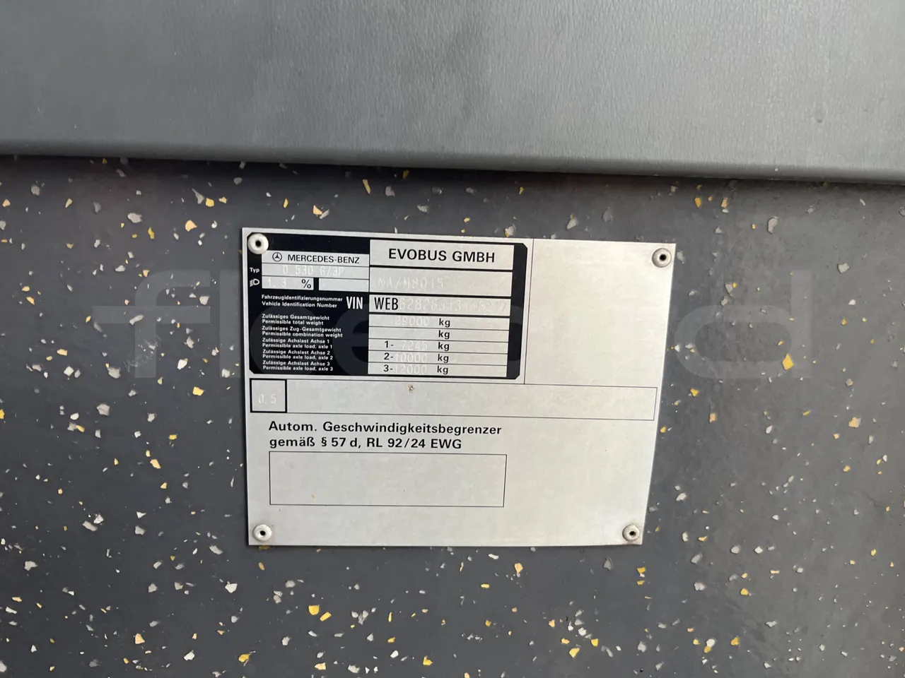 Mercedes-Benz O 530 G- 3P - Euro5 - 260kW - 17.940mt - vehicle plate photo