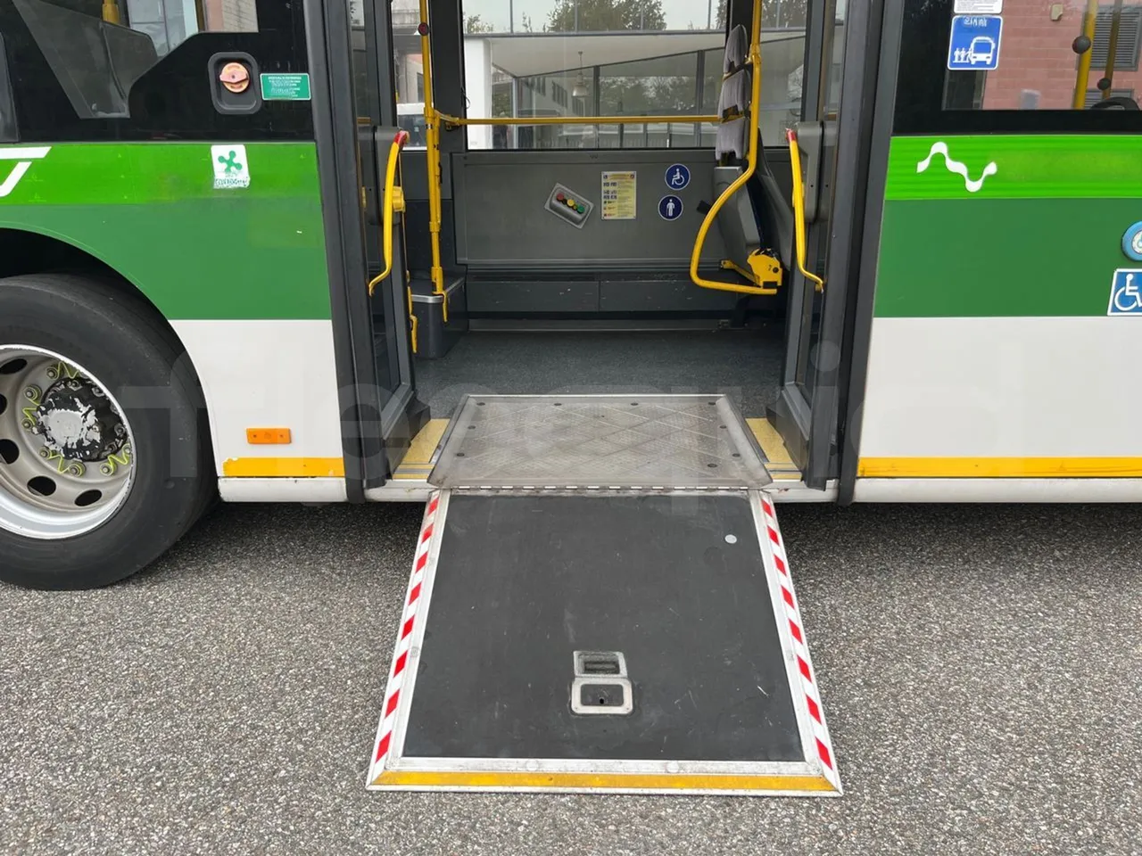 Mercedes-Benz O 530 G- 3P - Euro5 - 260kW - 17.940mt - platform open photo