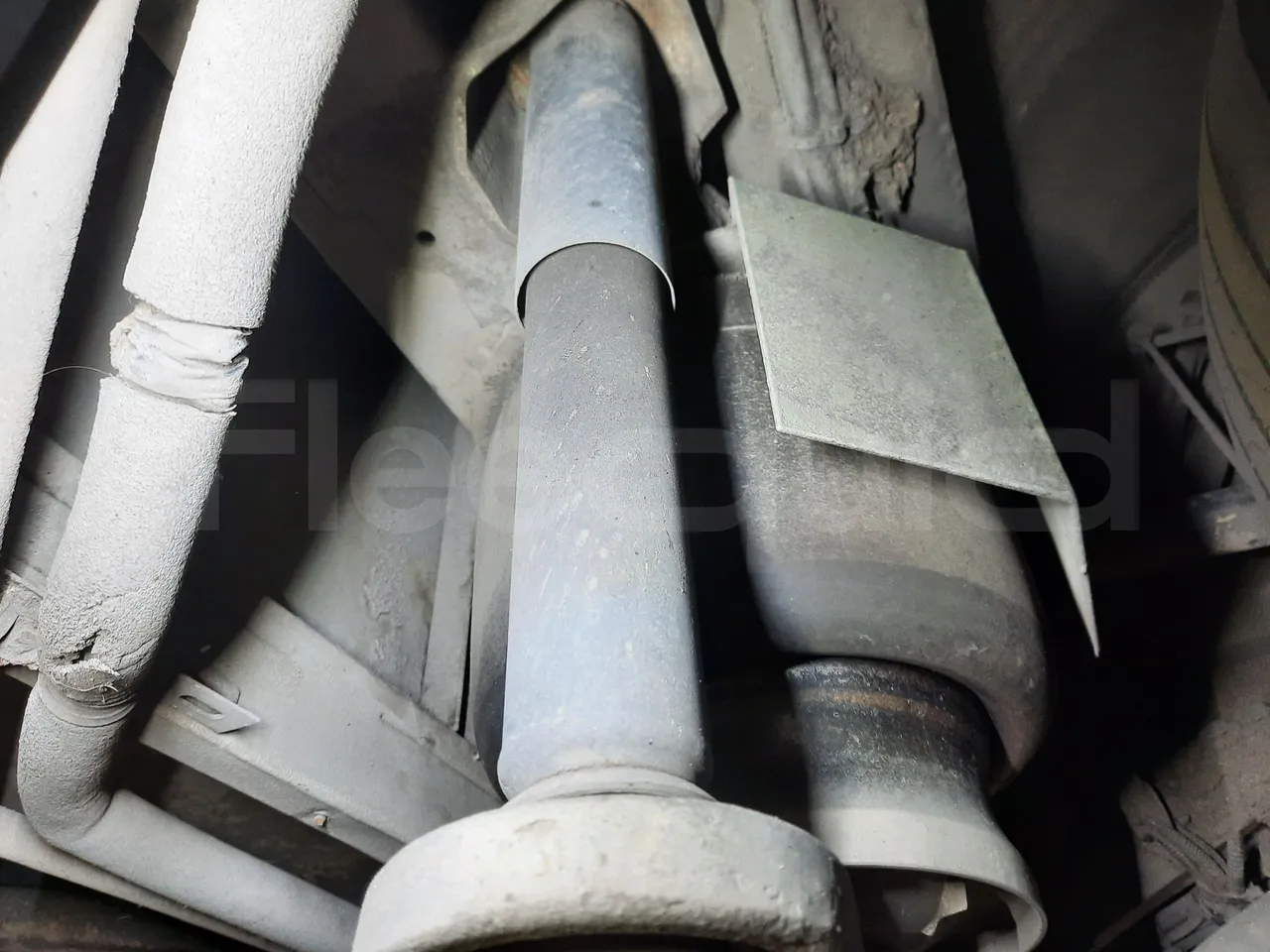 Mercedes-Benz O 530 G- 3P - Euro5 - 260kW - 17.940mt - axel 3 shock absorbers 1 left