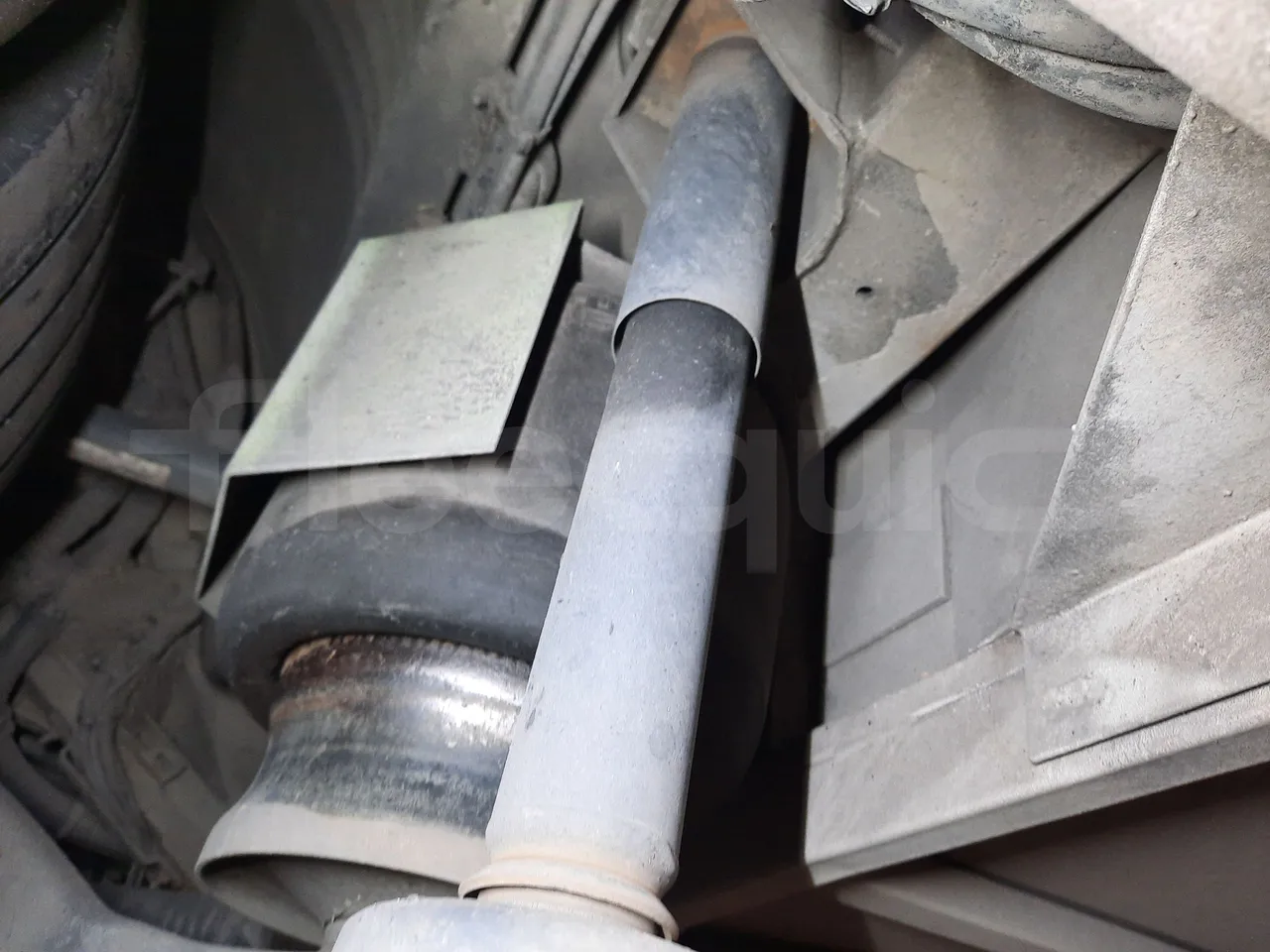 Mercedes-Benz O 530 G- 3P - Euro5 - 260kW - 17.940mt - axel 3 shock absorbers 1 right