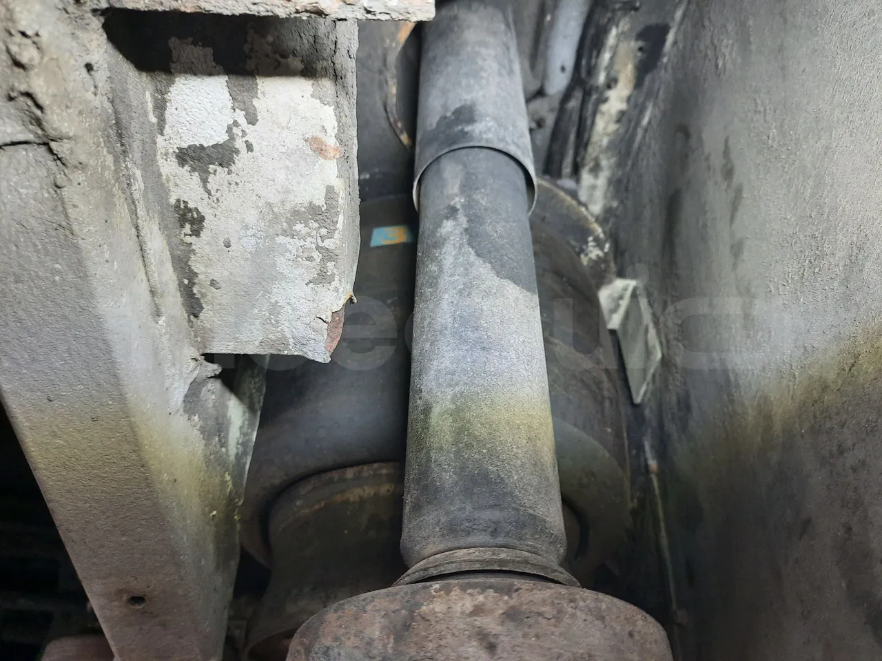 Mercedes-Benz O 530 G- 3P - Euro5 - 260kW - 17.940mt - axel 3 shock absorbers 2 right