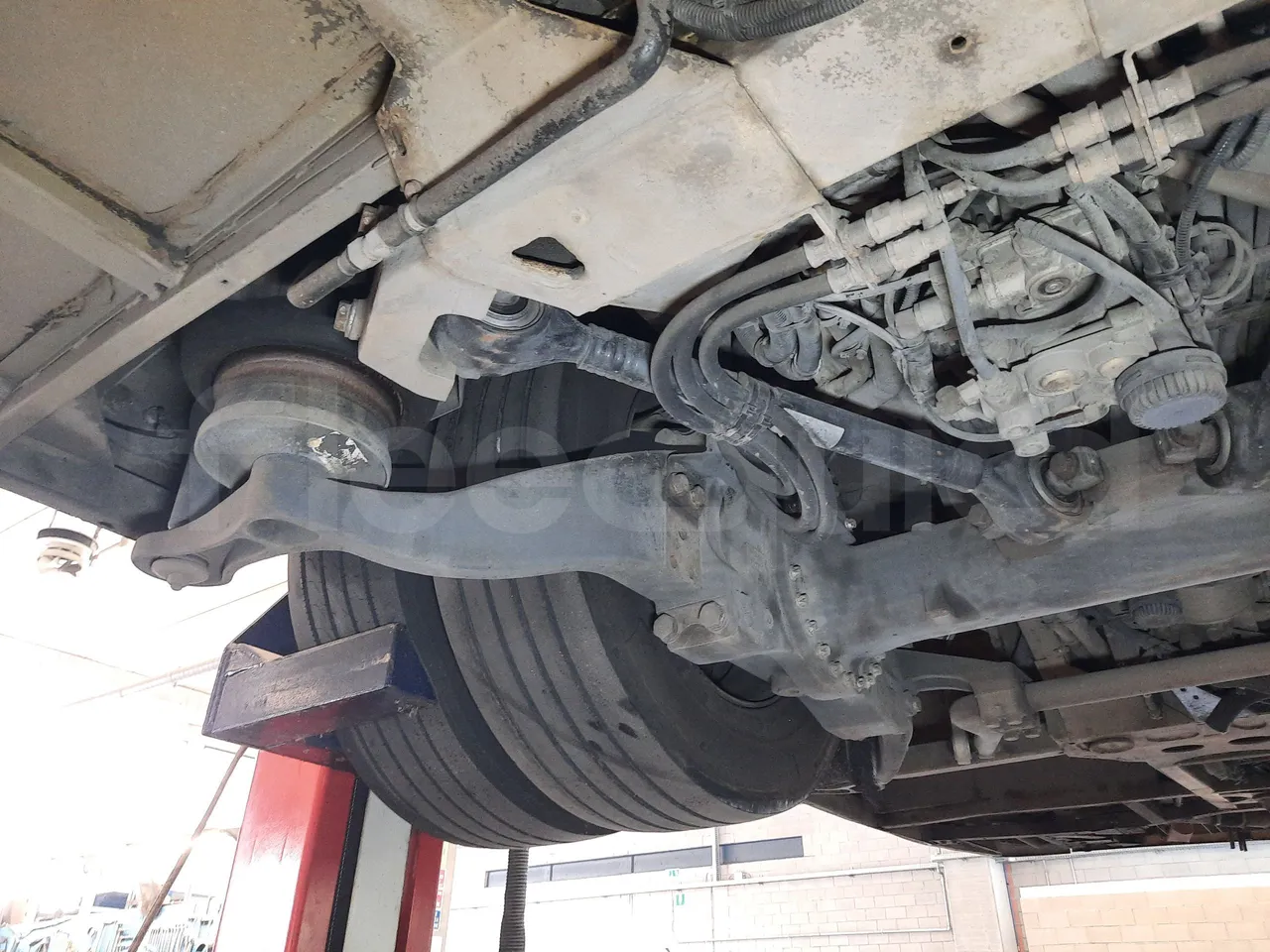Mercedes-Benz O 530 G- 3P - Euro5 - 260kW - 17.940mt - axle 3 right side