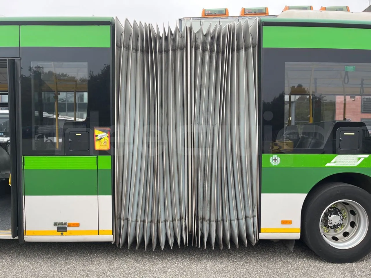 Mercedes-Benz O 530 G- 3P - Euro5 - 260kW - 17.940mt - turntable external (18m)