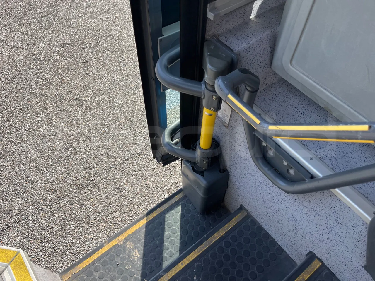 Mercedes-Benz Integro E5 4 - EUR5 - 220kW - 12.14m - door mechanism photo