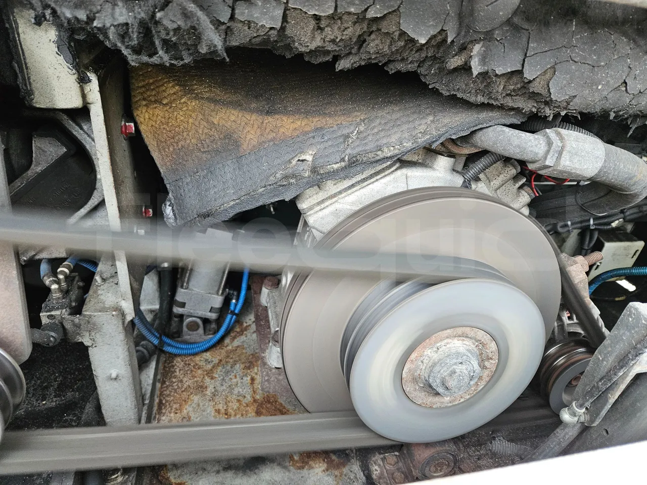 Solaris Urbino 18 - EUR4 - 231kW - 15m - air conditioning compressor