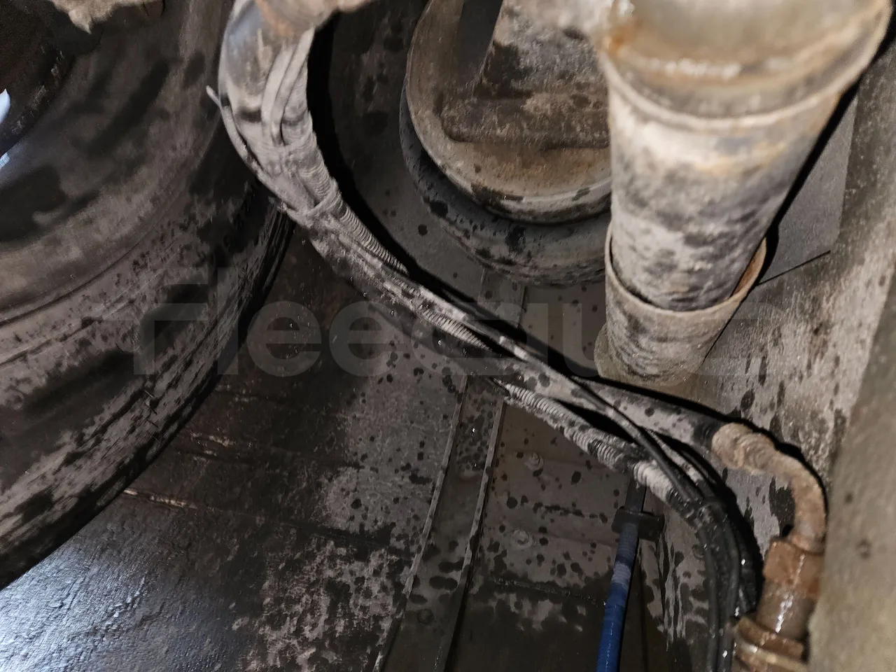 Solaris Urbino 18 - EUR4 - 231kW - 15m - front shock absorbers right