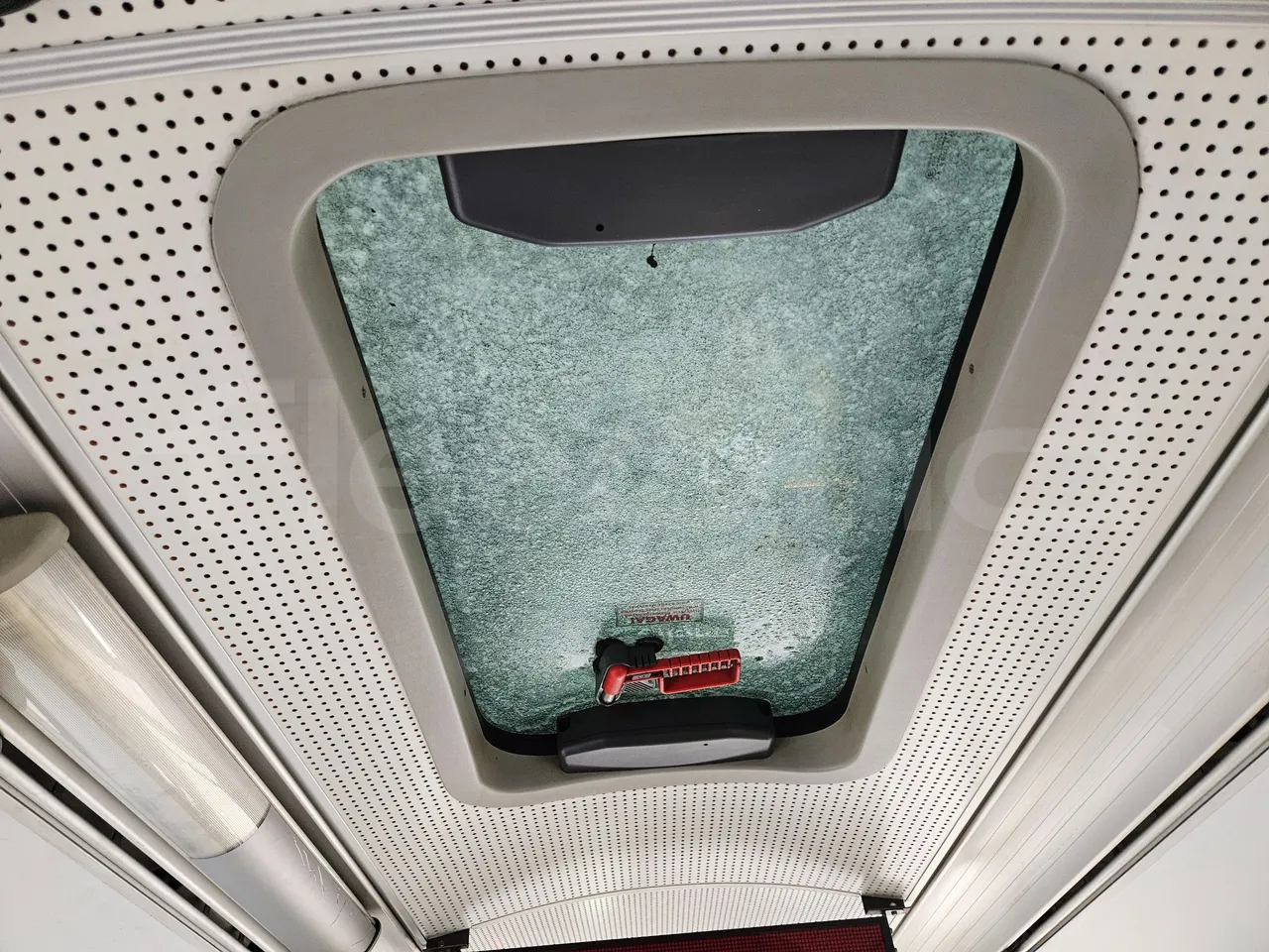 Solaris Urbino 18 - EUR4 - 231kW - 15m - roof hatch 1