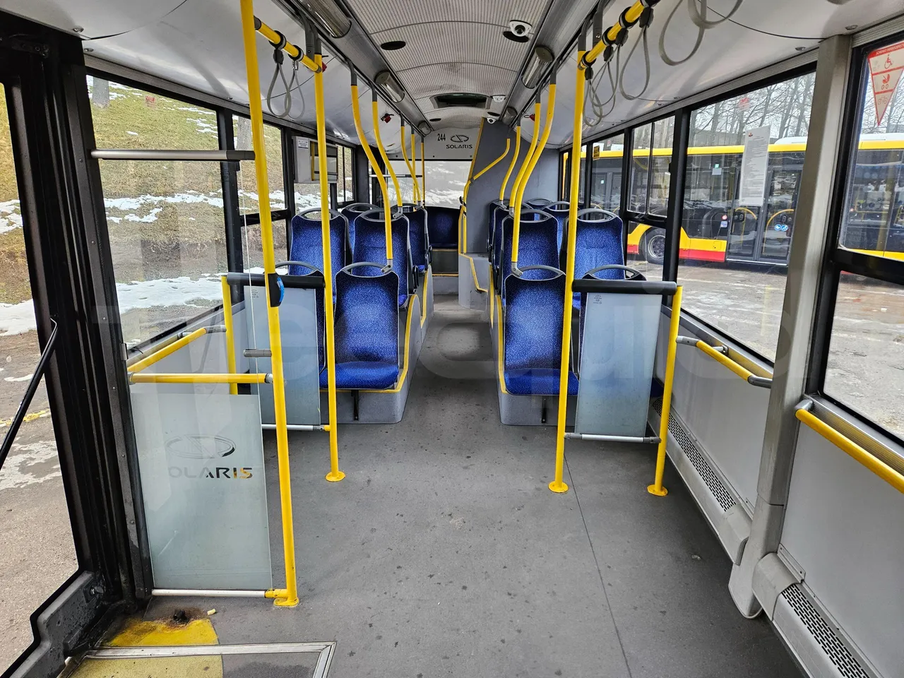 Solaris Urbino 18 - EUR4 - 231kW - 15m - reverse view middle aisle