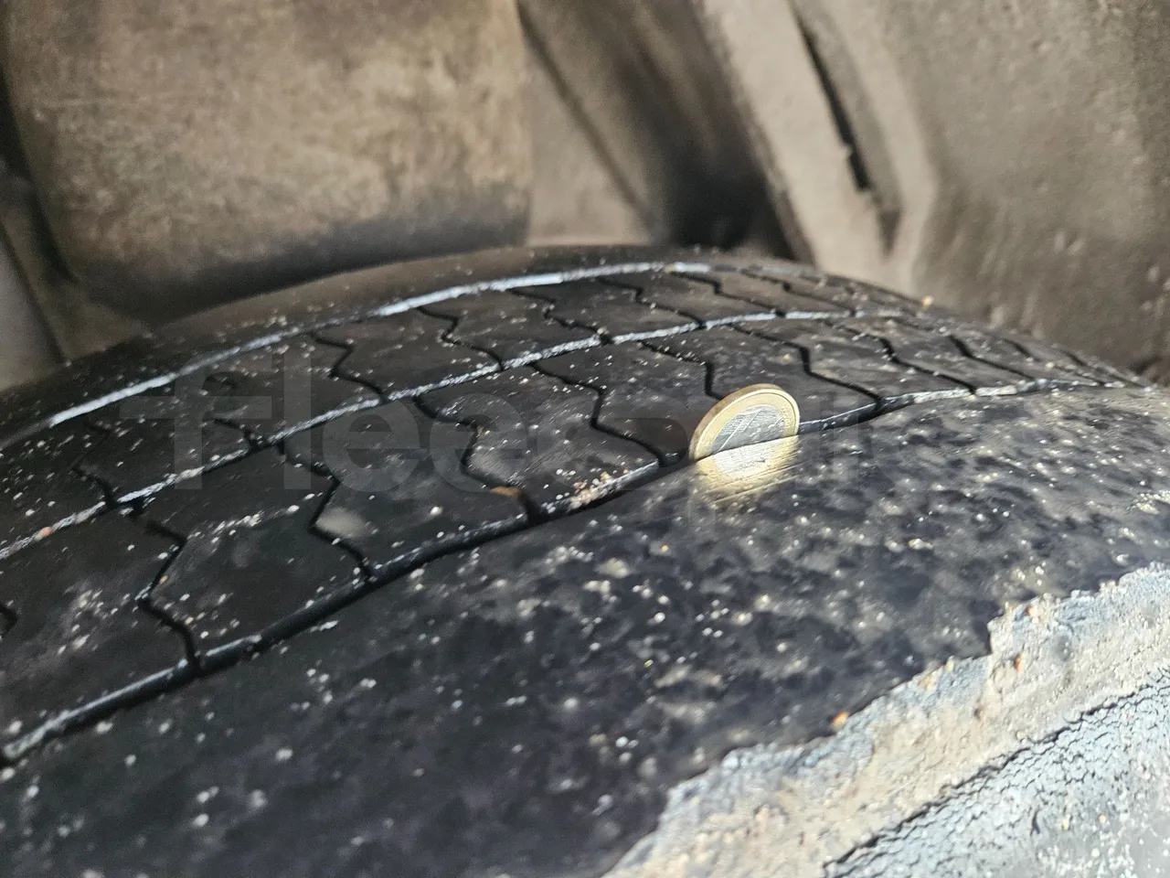 Solaris Urbino 18 - EUR4 - 231kW - 15m - tread condition third axle tires left