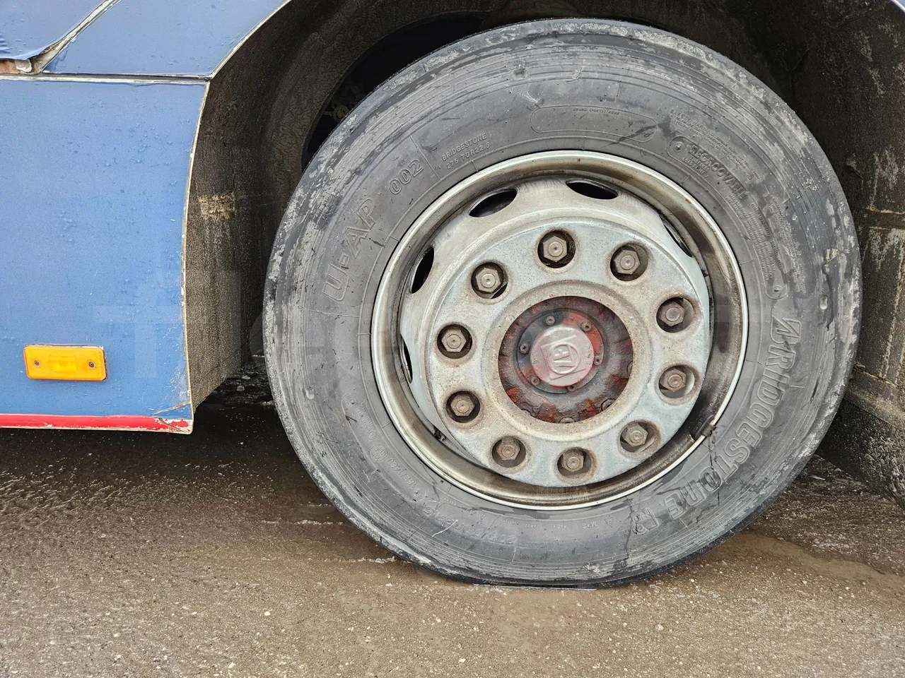 Solaris Urbino 18 - EUR4 - 231kW - 15m - front left tire measurements