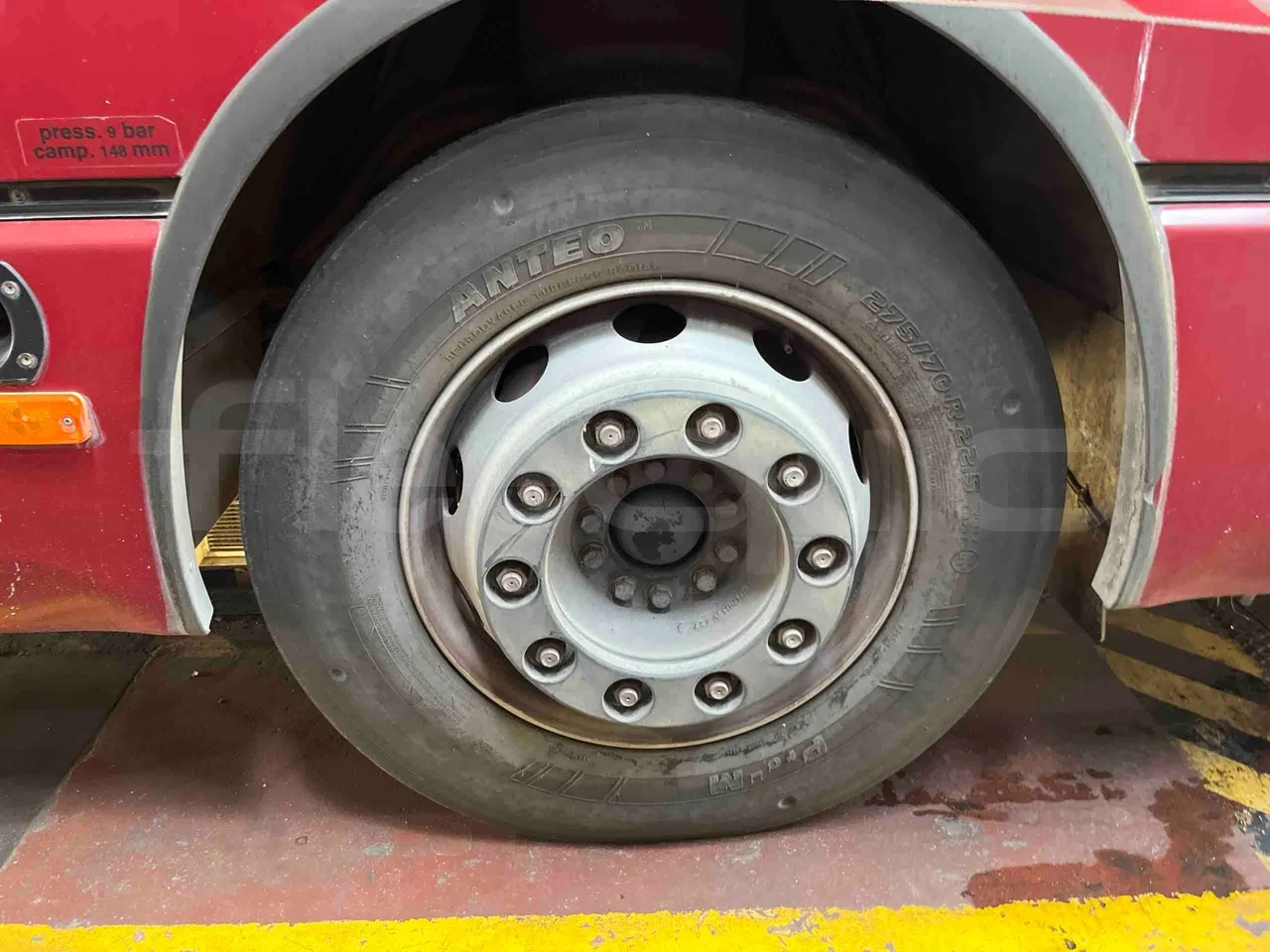 Iveco Citelis - First Axle Left Side: Complete Tyre
