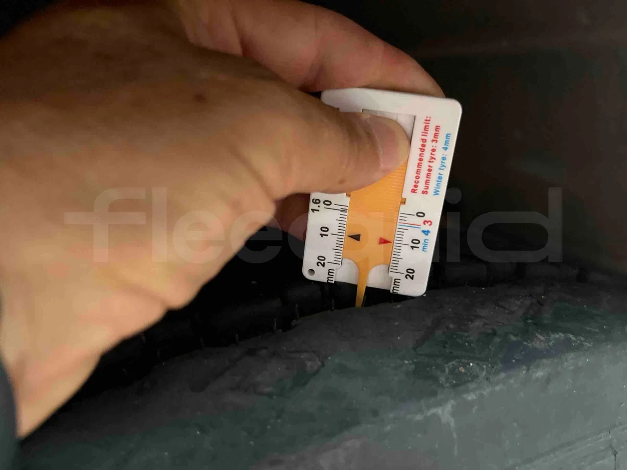 Iveco Citelis - First Axle Left Side: Tyre Thickness