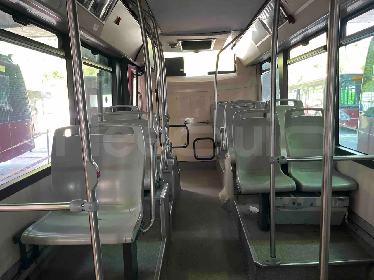 Iveco Citelis - reverse view middle aisle