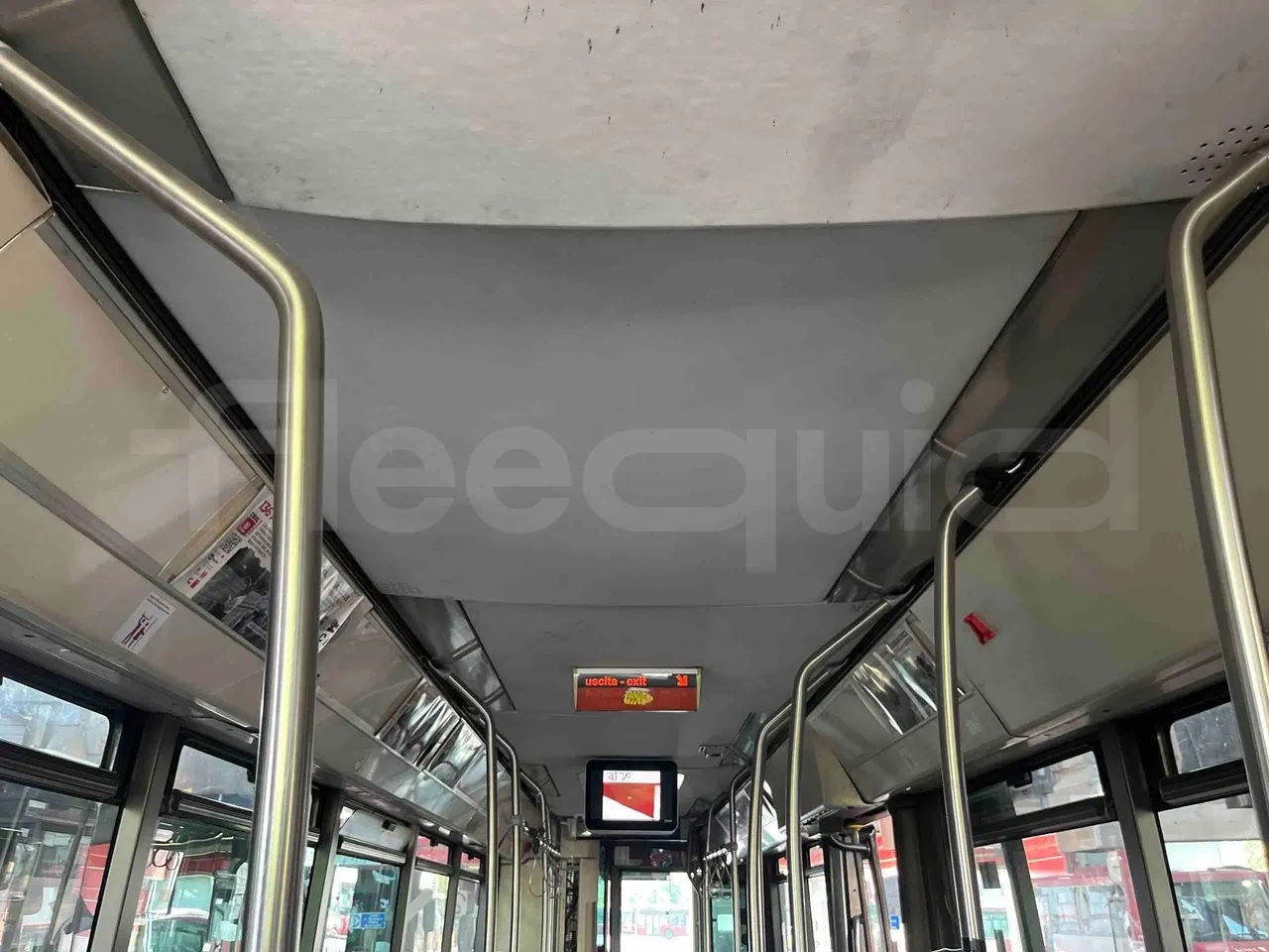 Iveco Citelis - overhead compartments photo