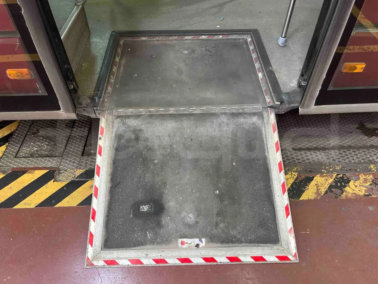 Iveco Citelis - platform open photo