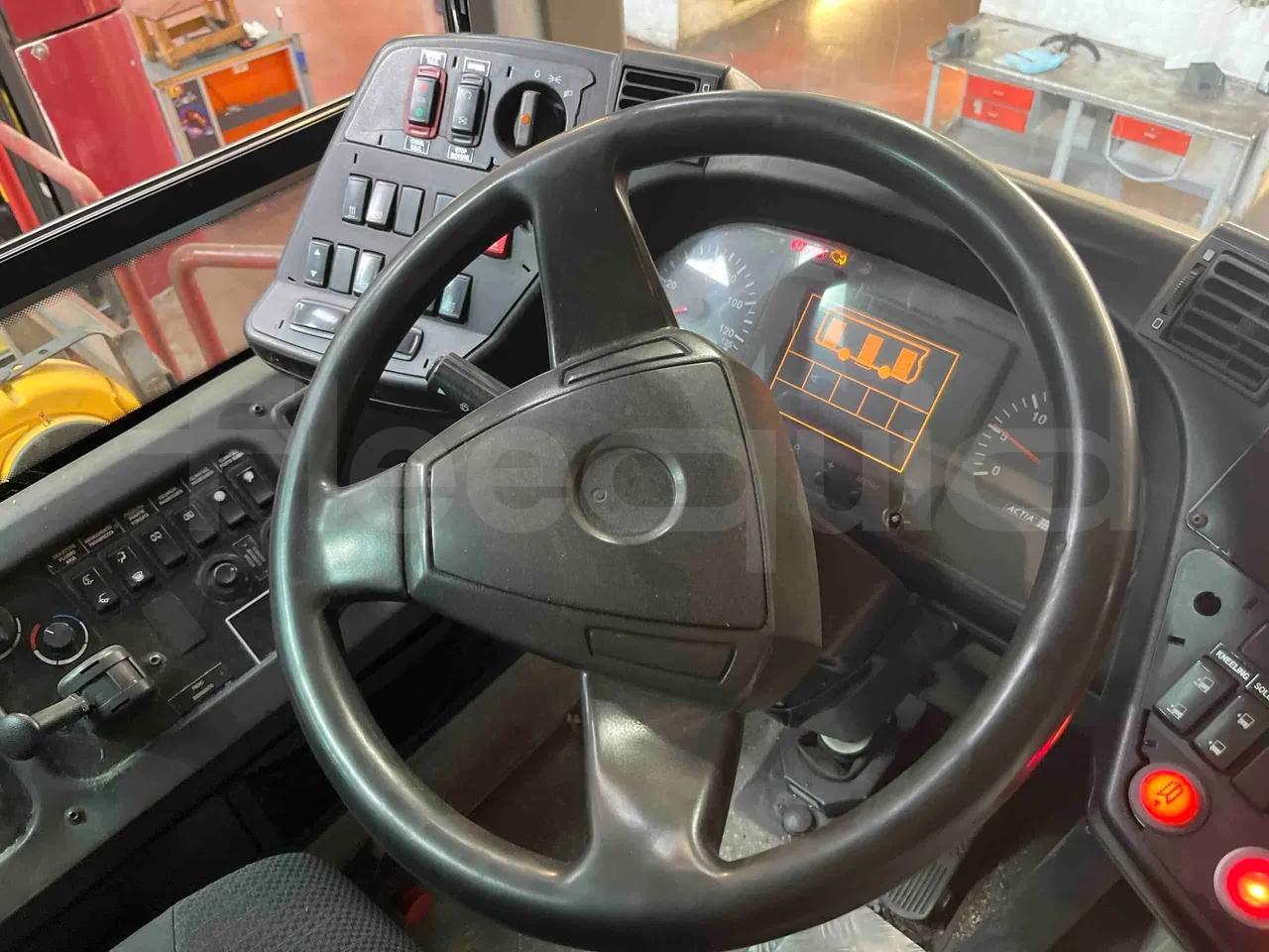 Iveco Citelis - steering wheel photo