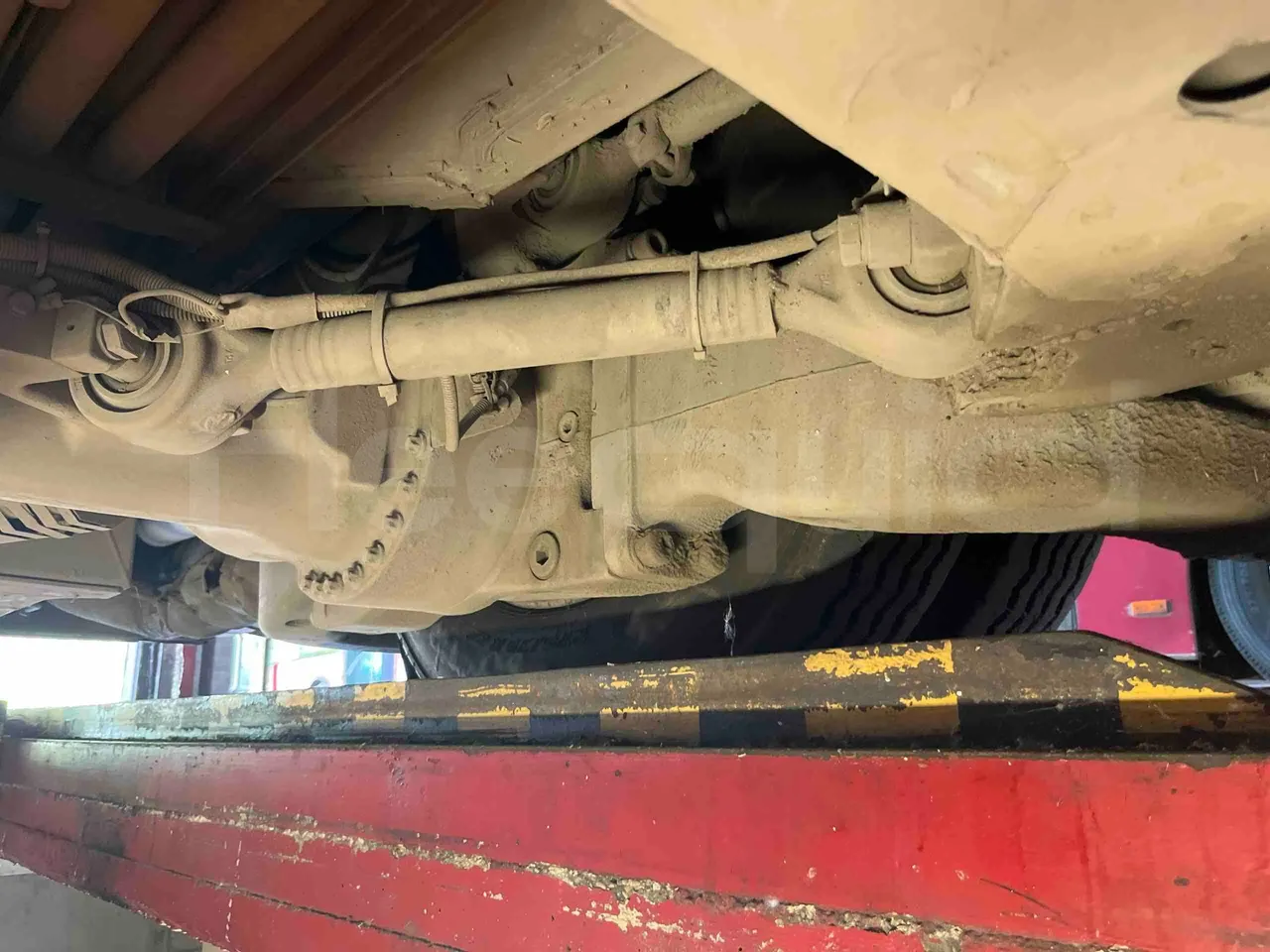 Iveco Citelis - axle 3 left side