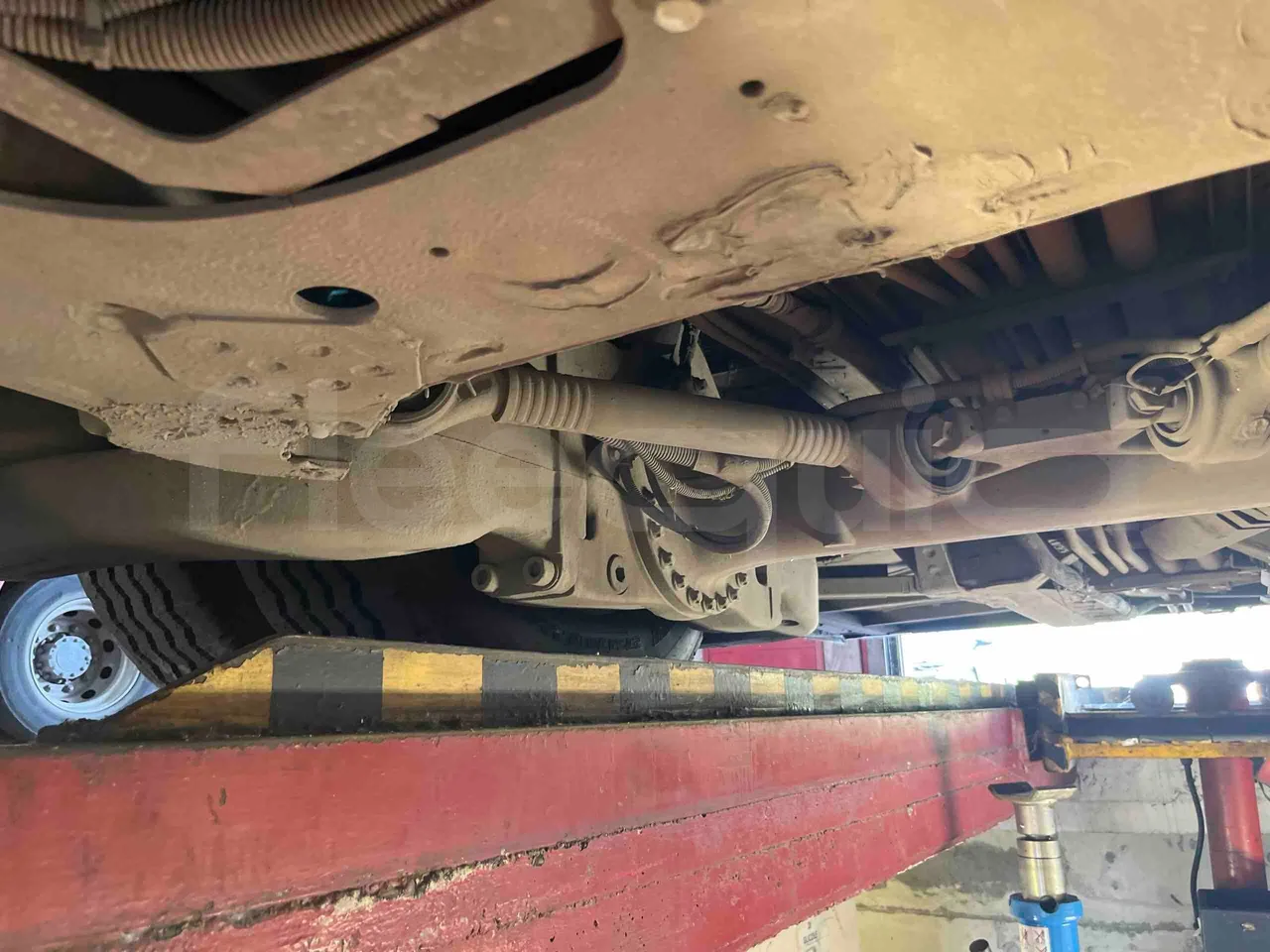 Iveco Citelis - axle 3 right side