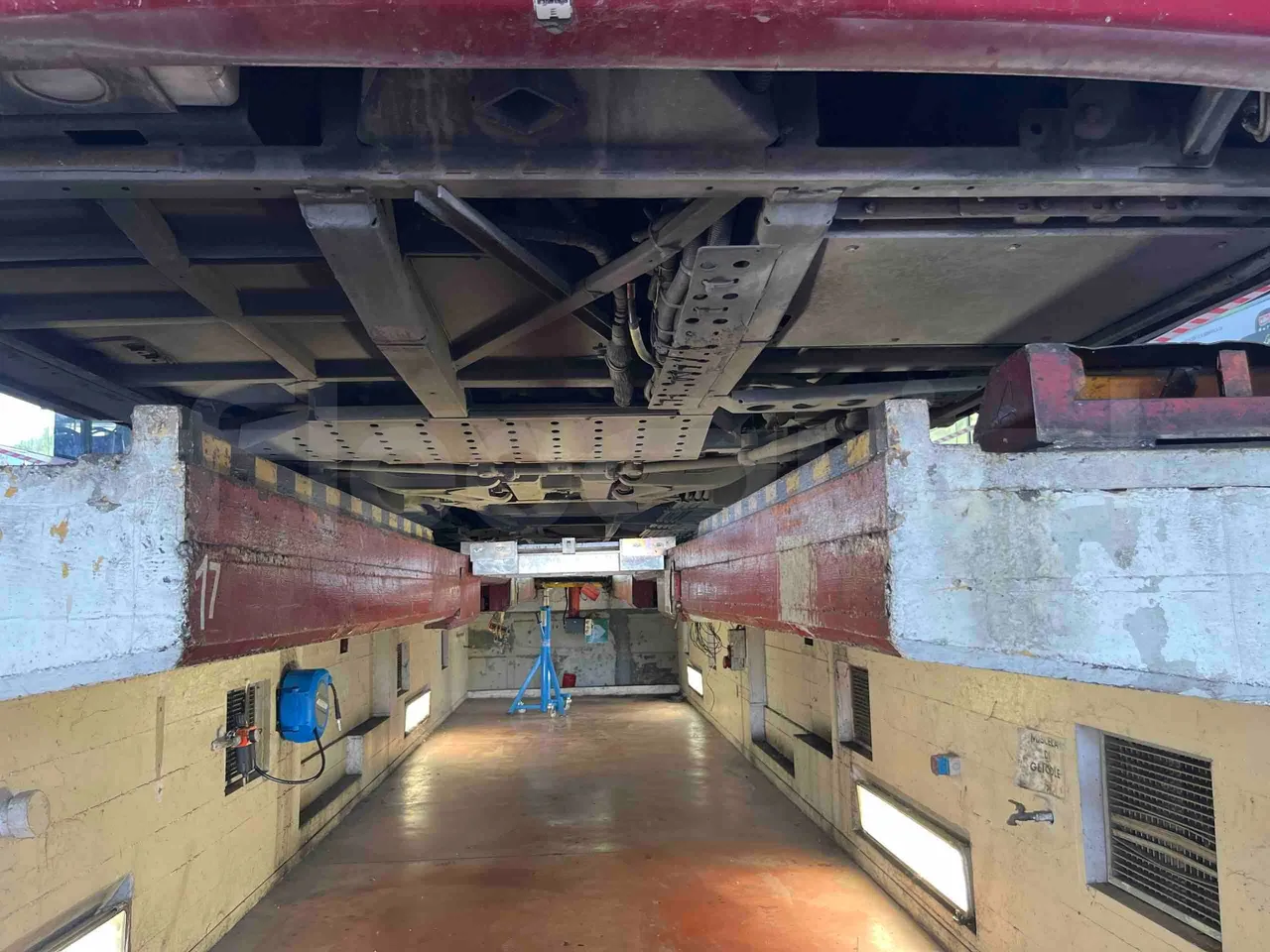 Iveco Citelis - front undercarriage from front